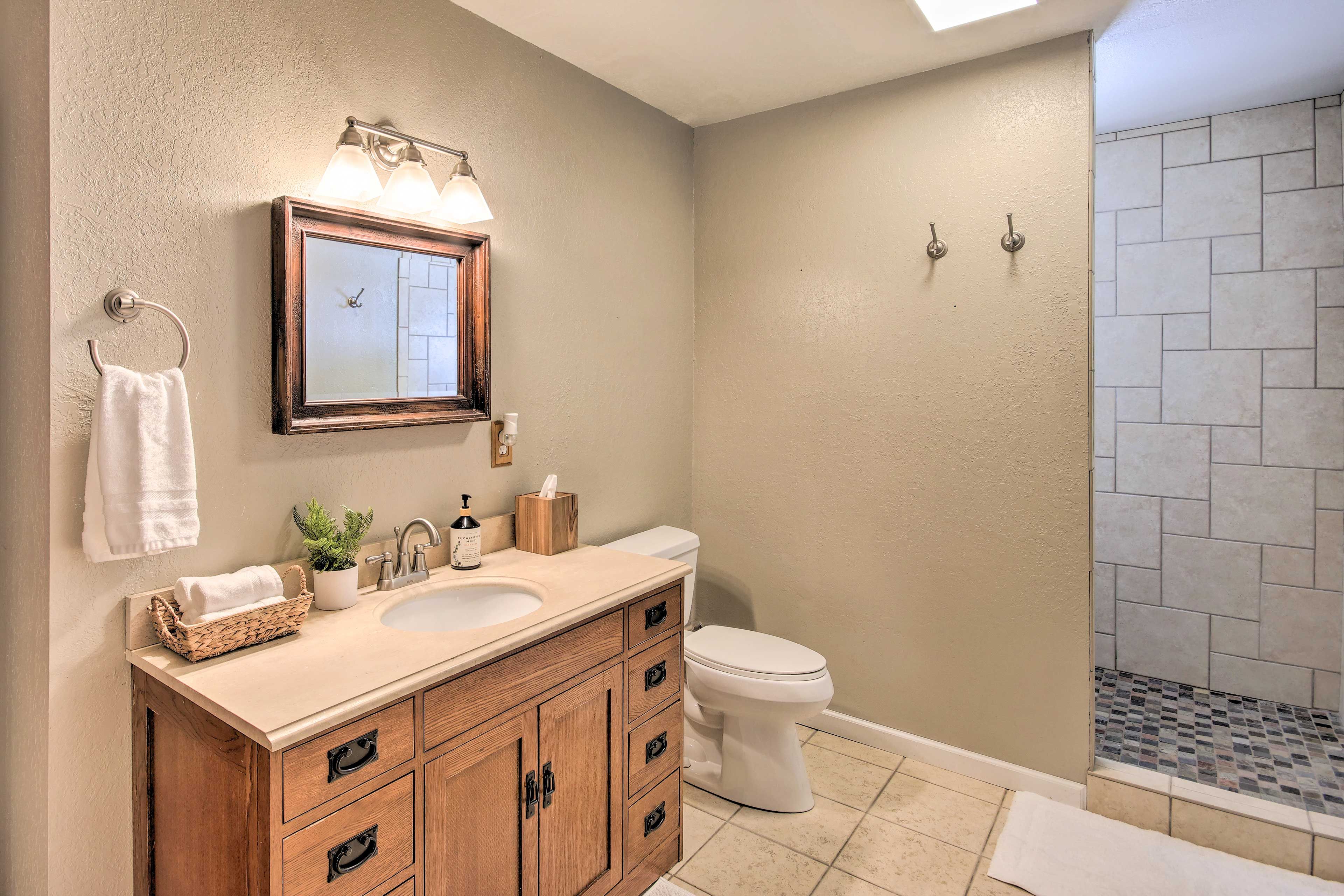 Full Bathroom | Basement | Hair Dryer