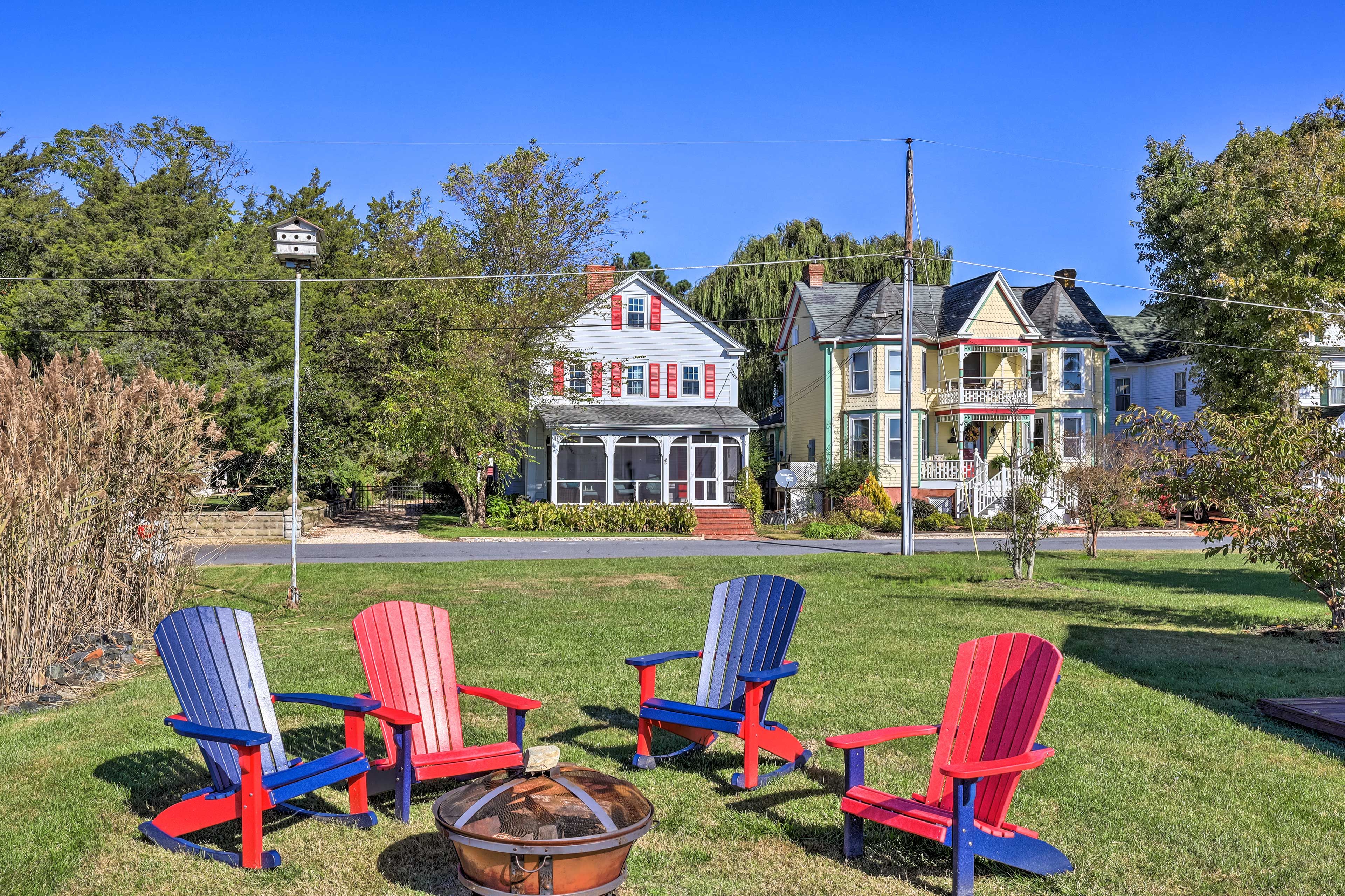 House Exterior | Wood-Burning Fire Pit