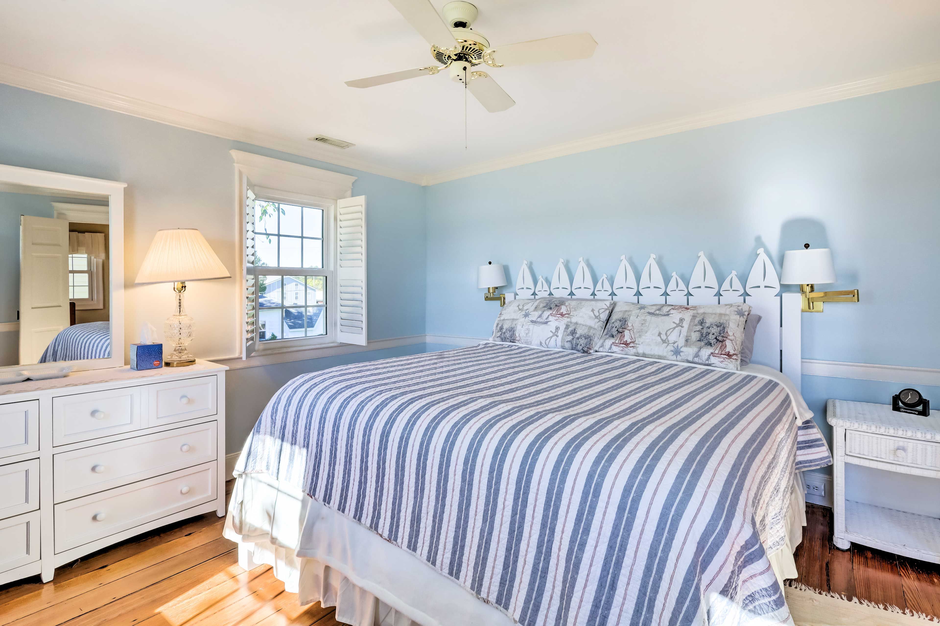 Bedroom 2 | King Bed | 2nd Floor