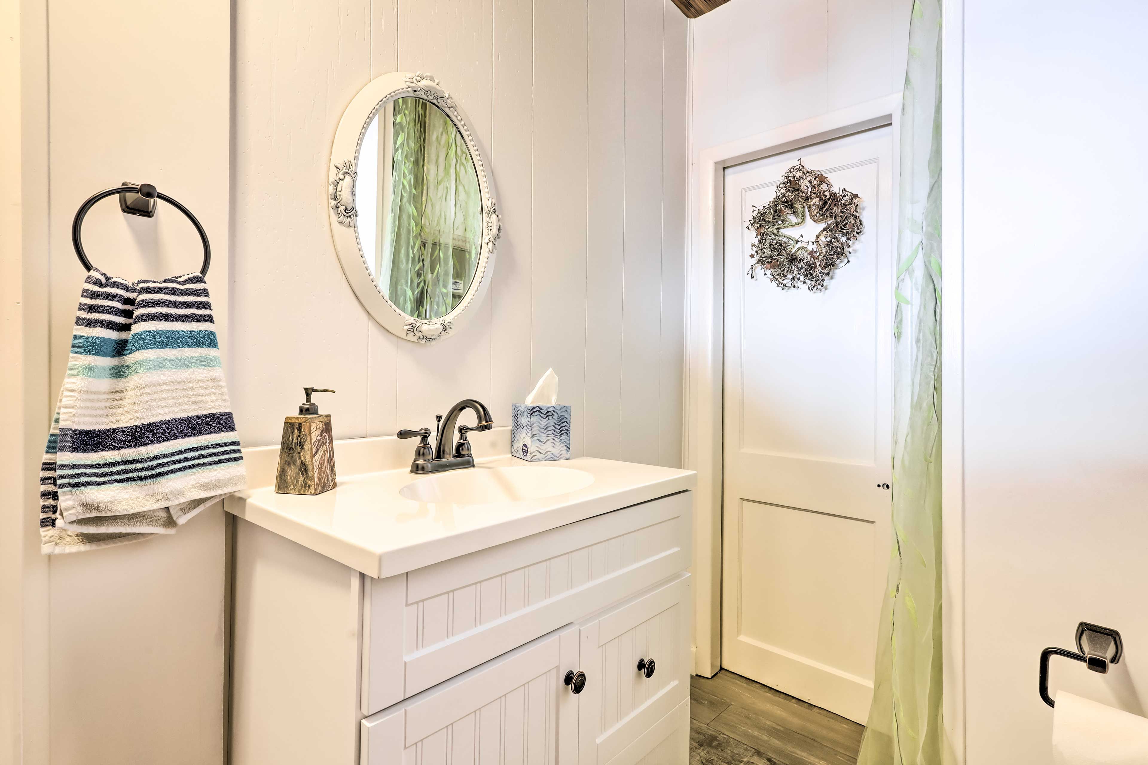 Half Bathroom | Laundry | Detergent Provided | 1st Floor