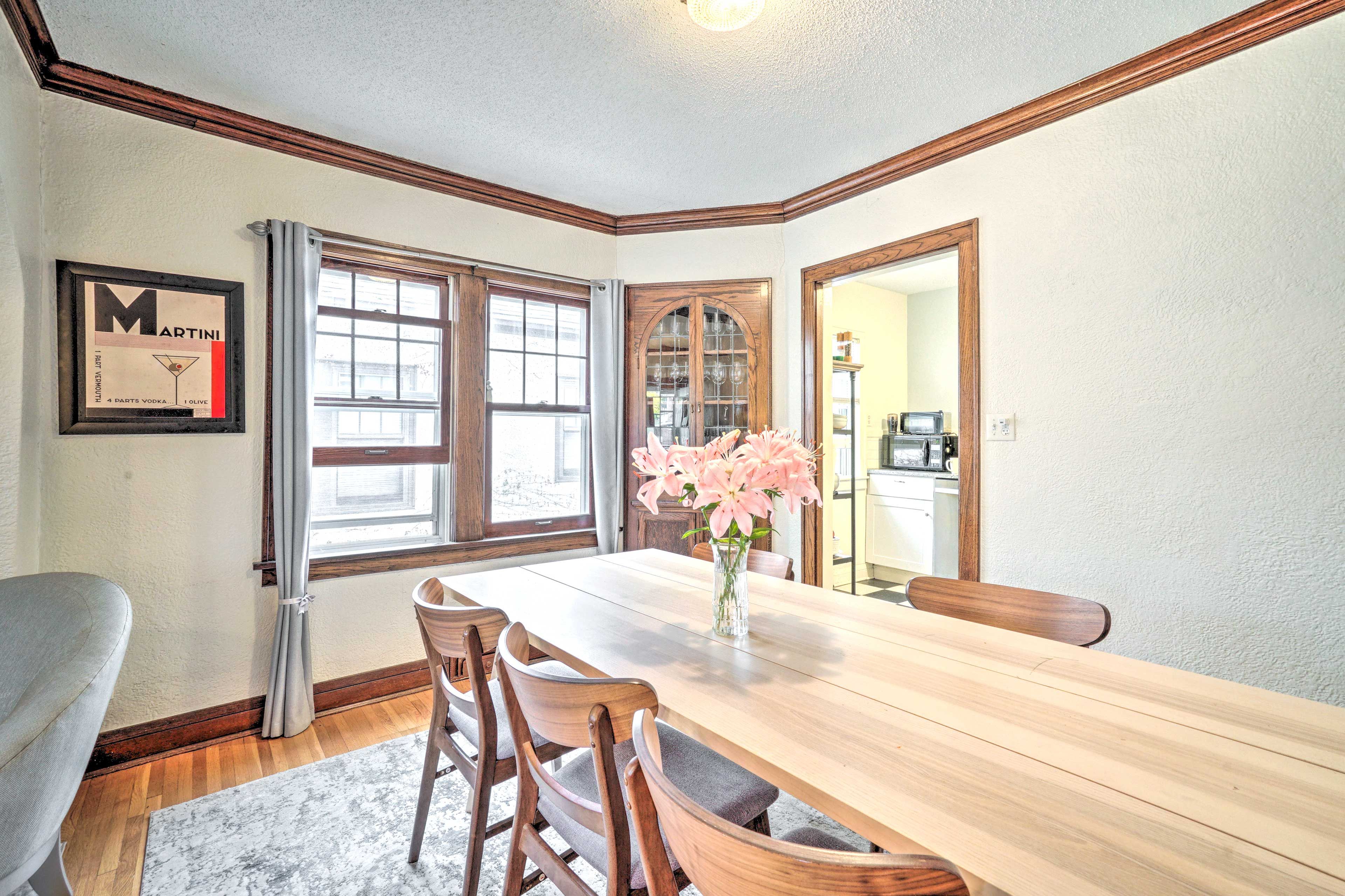 Dining Area | Dishware & Flatware