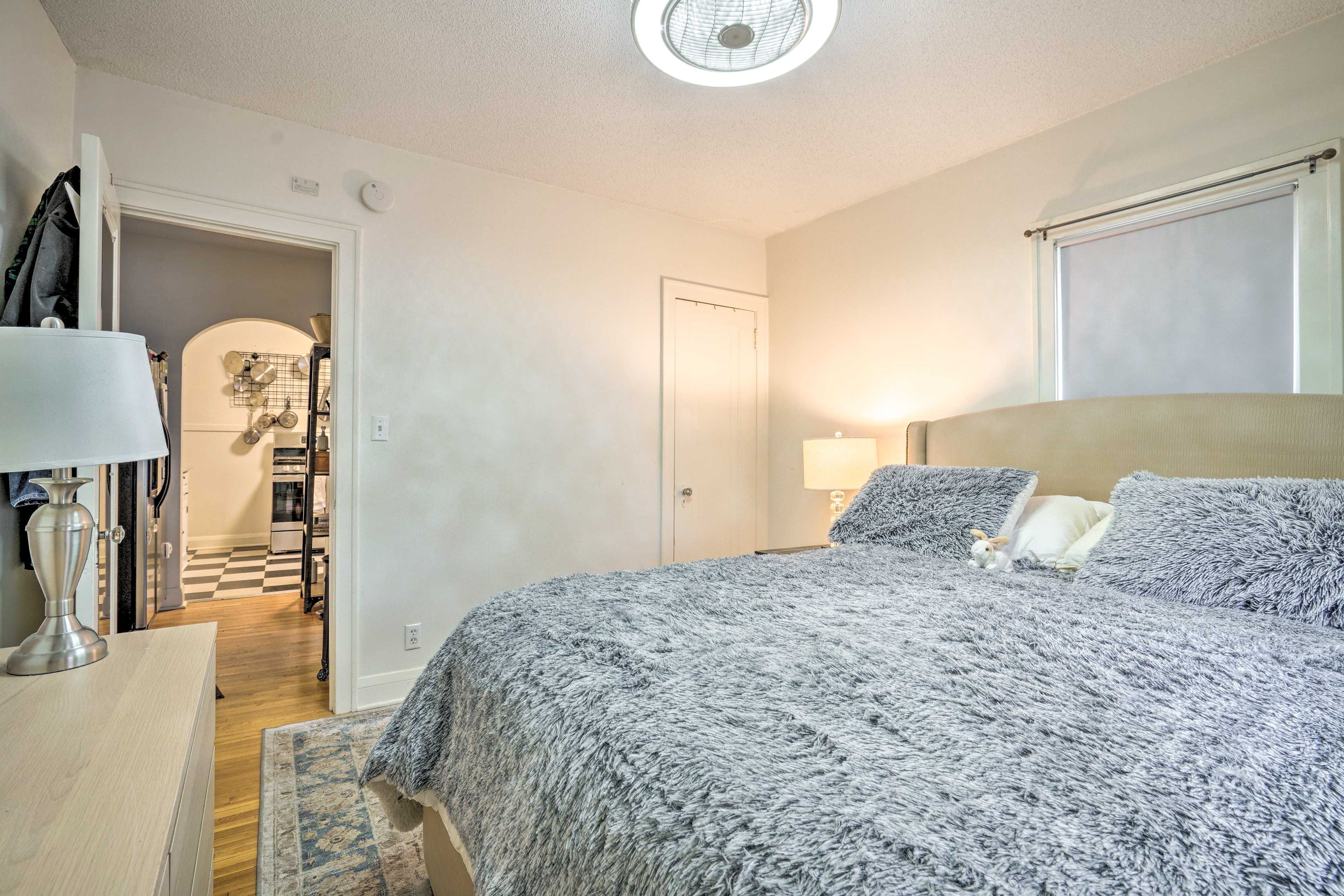 Bedroom | King Bed