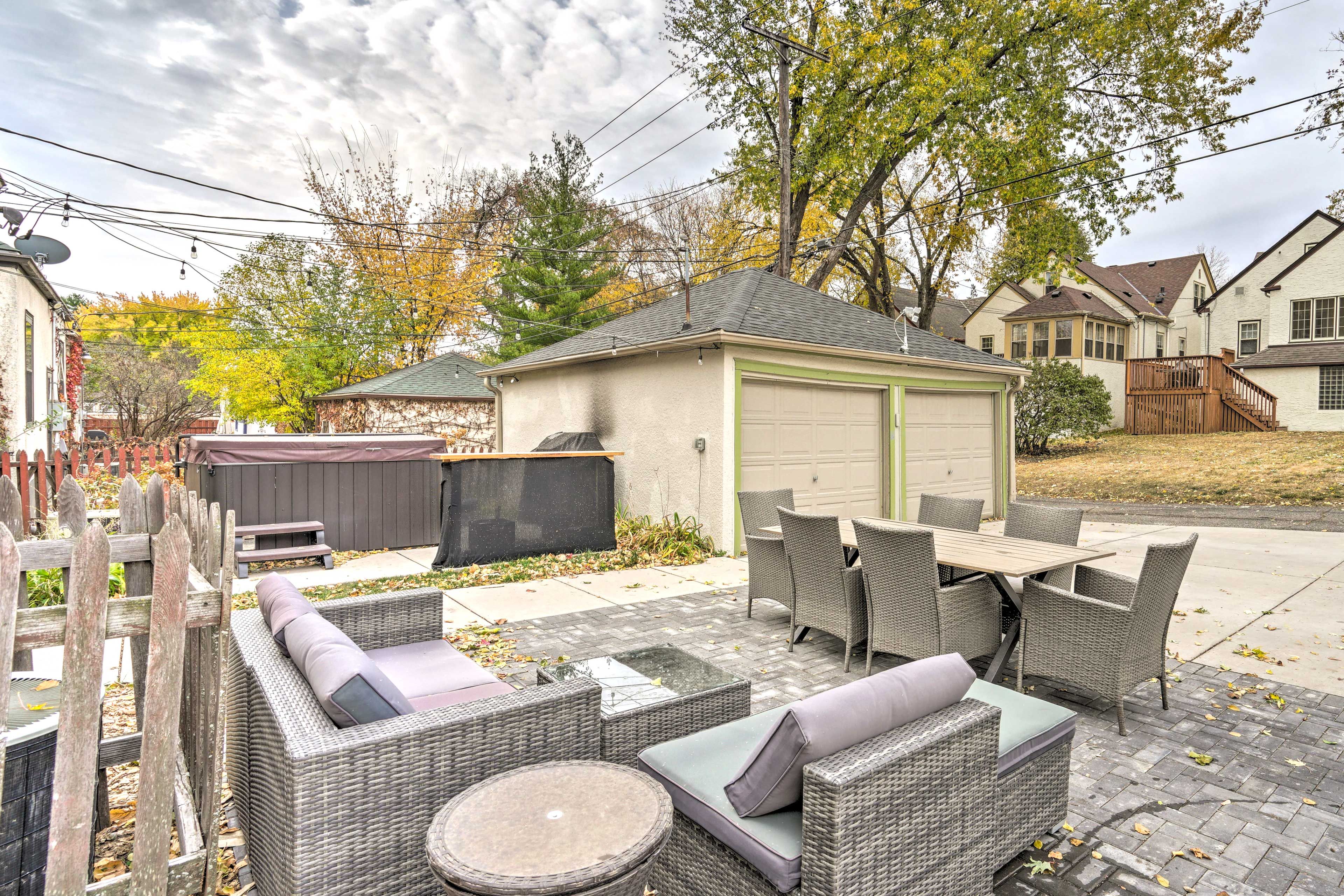 Furnished Patio | Gas Grill