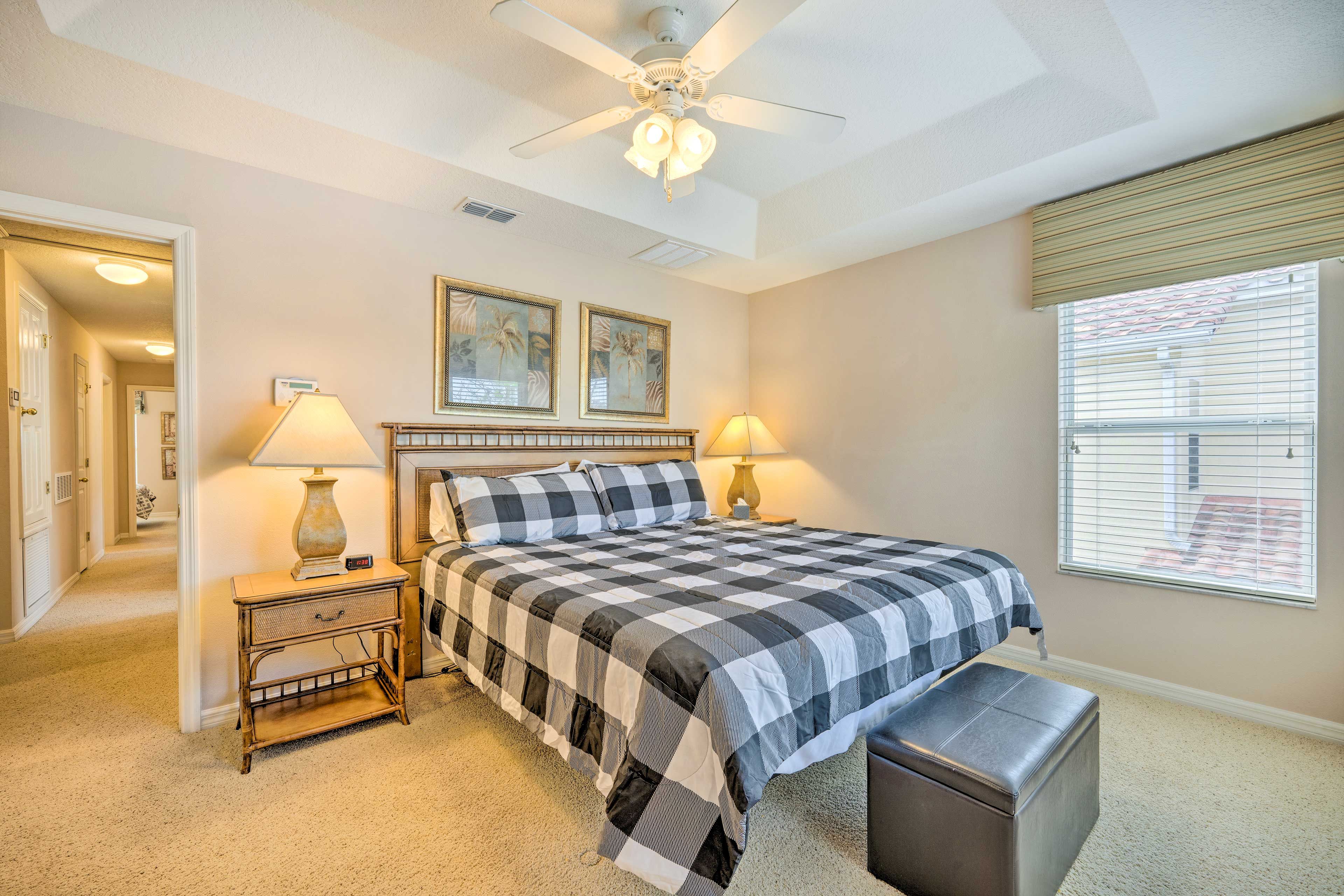 Bedroom 1 | 2nd Floor | King Bed | Smart TV | Walk-In Closet | En-Suite Bathroom