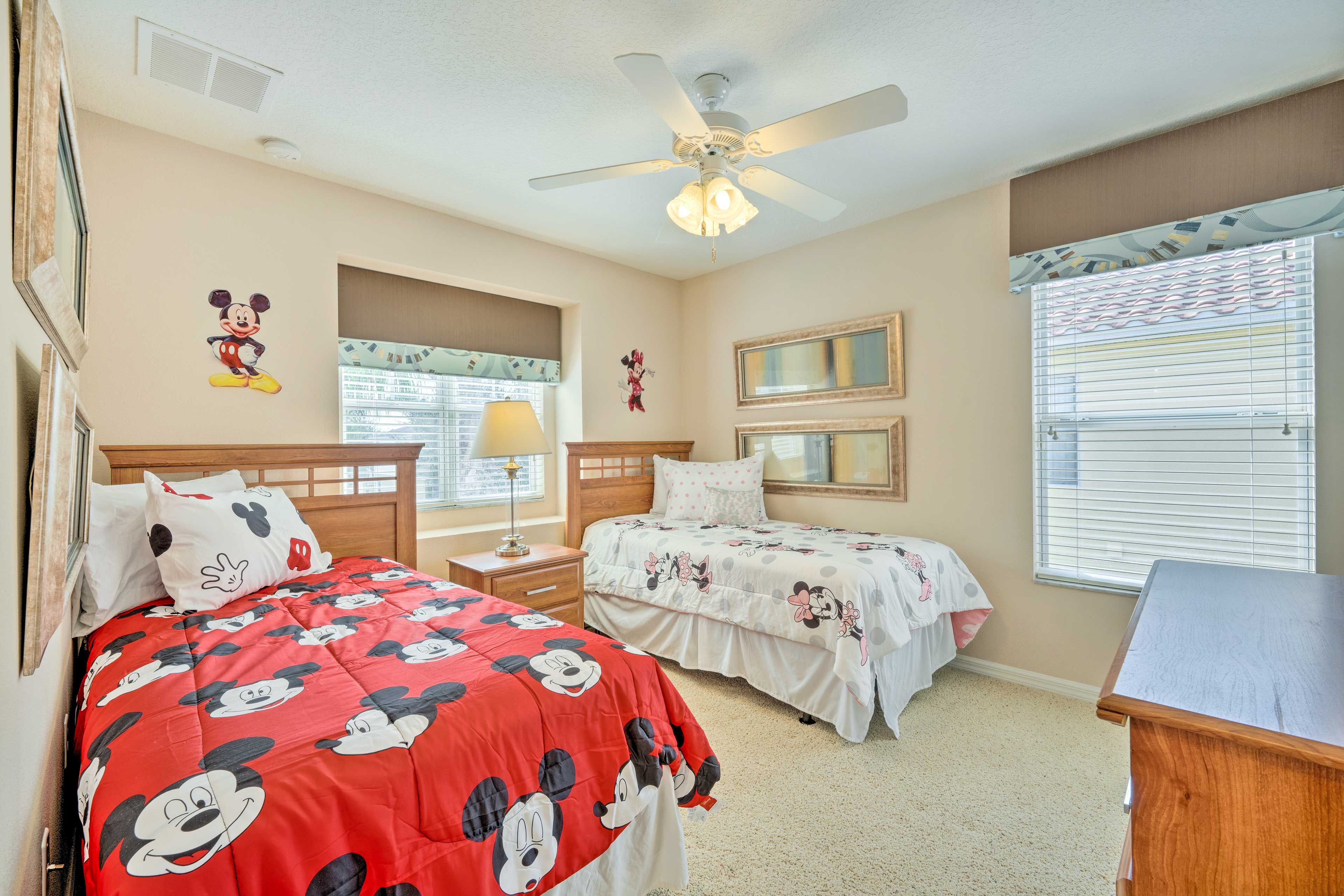 Bedroom 3 | 2nd Floor | 2 Twin Beds | Dresser | Walk-In Closet