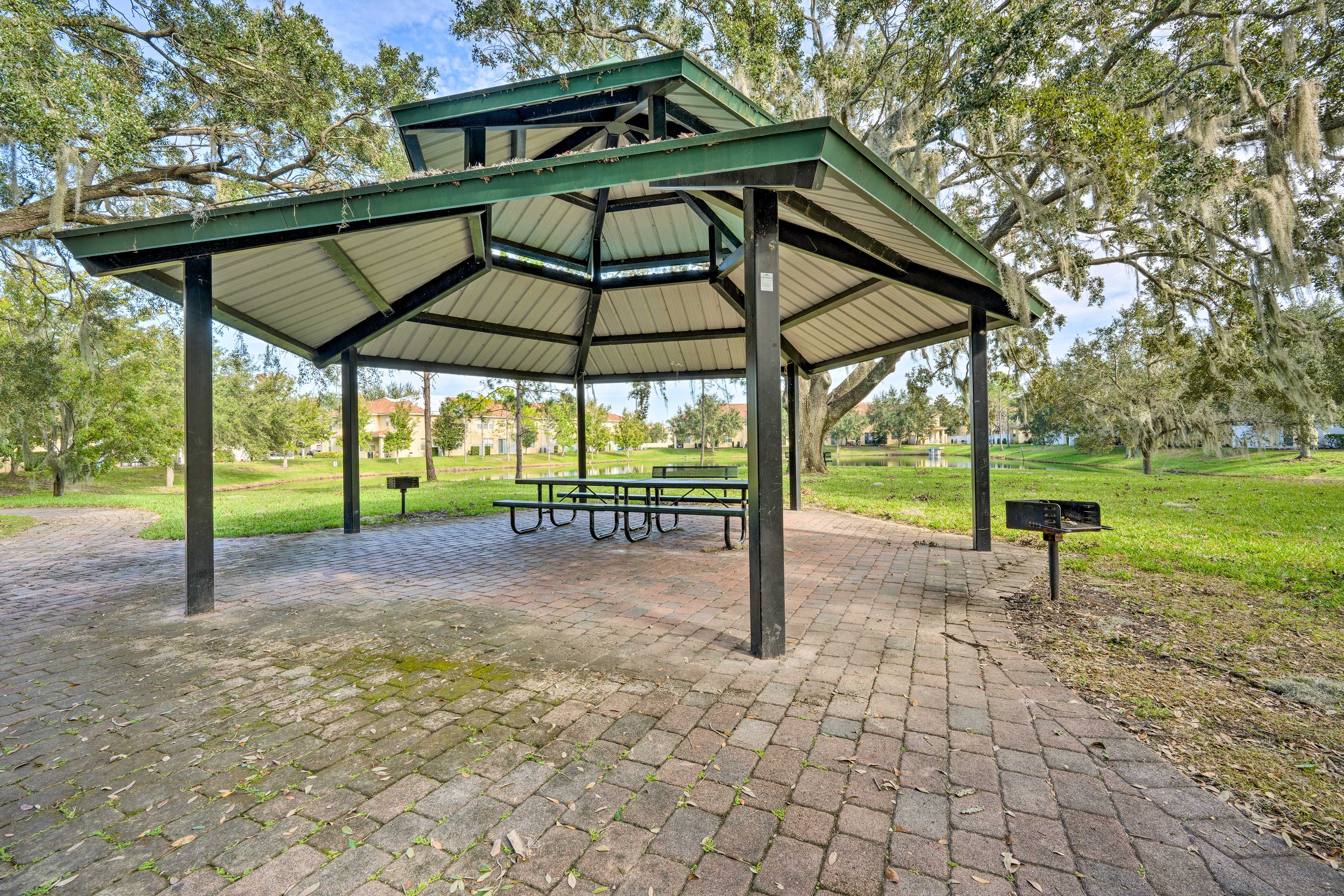 Community Picnic Area | Charcoal Grills