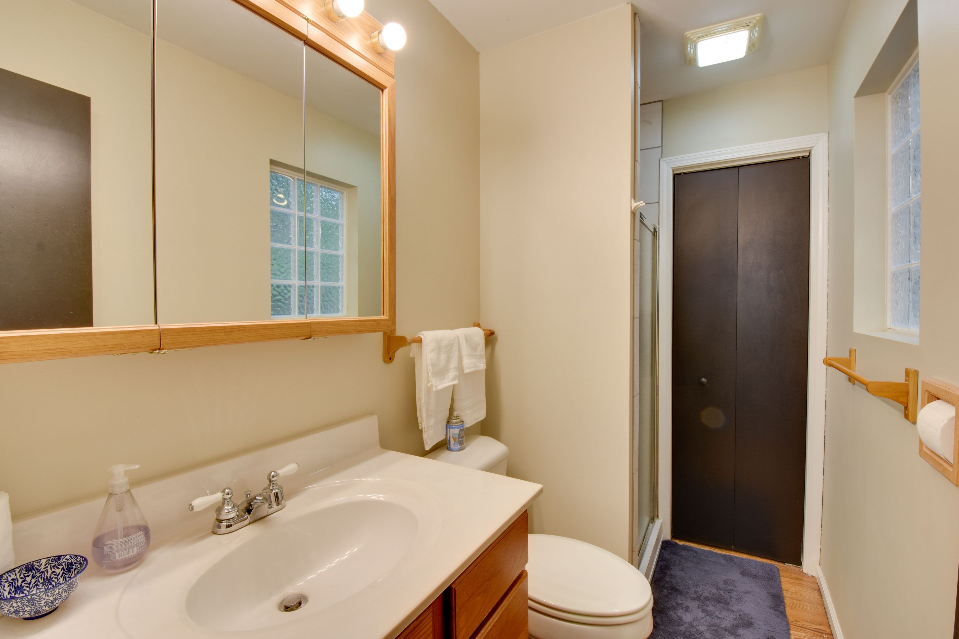 En-Suite Bathroom | Towels Provided