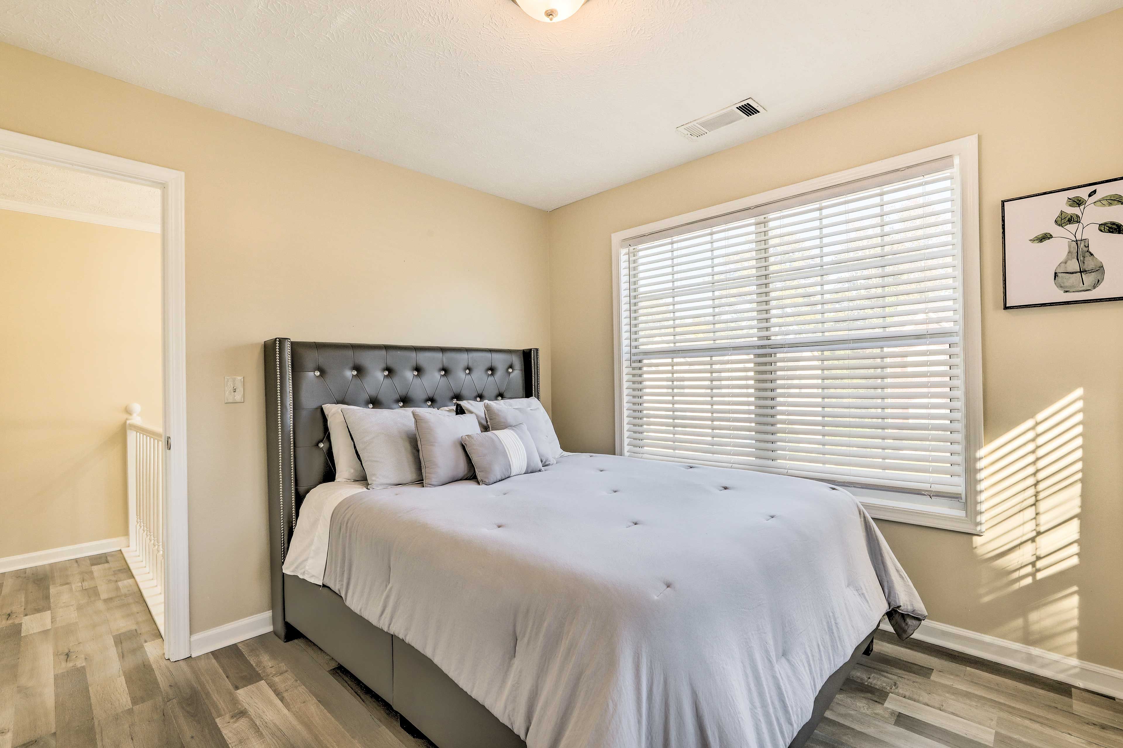 Bedroom 3 | Queen Bed