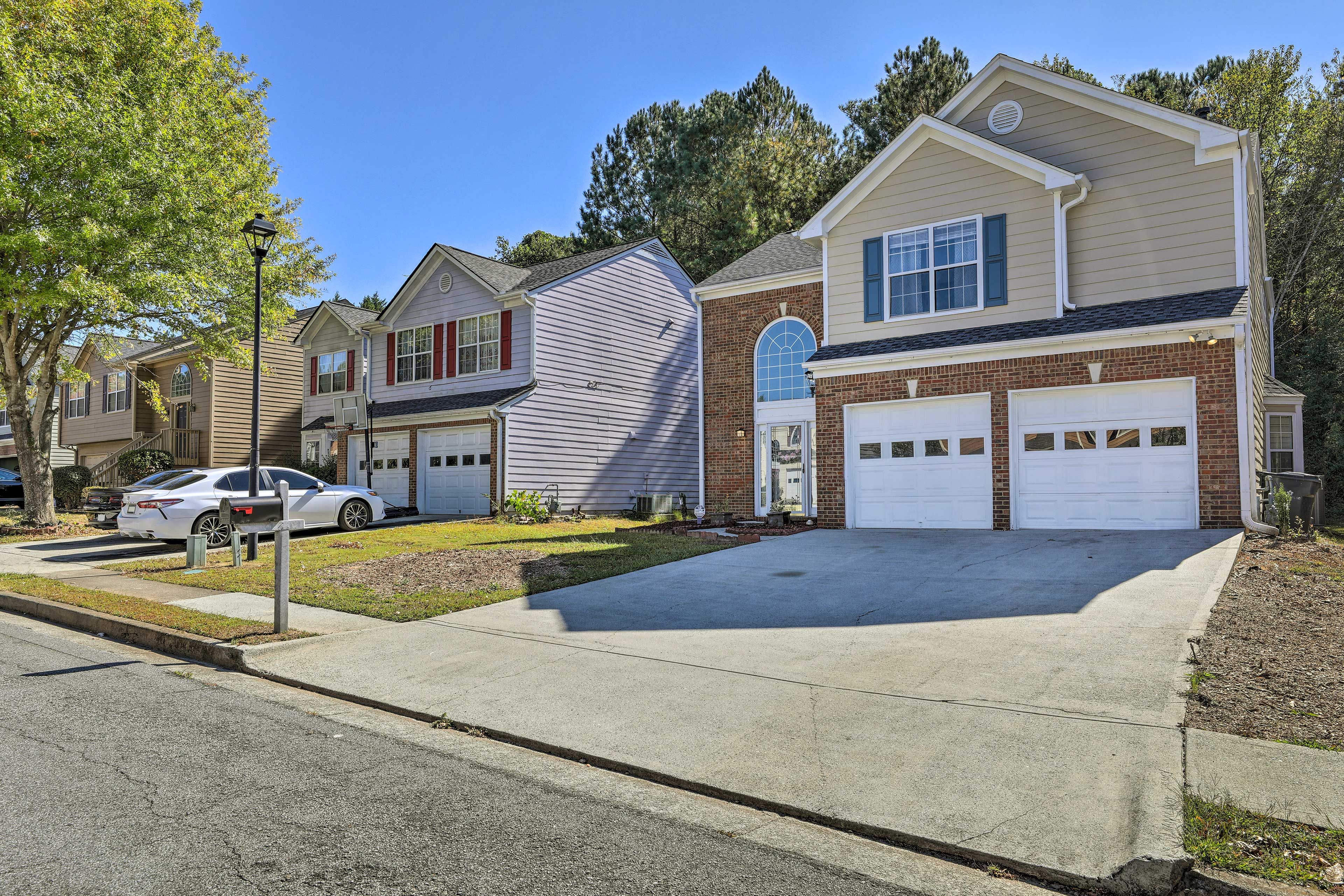 Parking | Driveway (4 Vehicles)