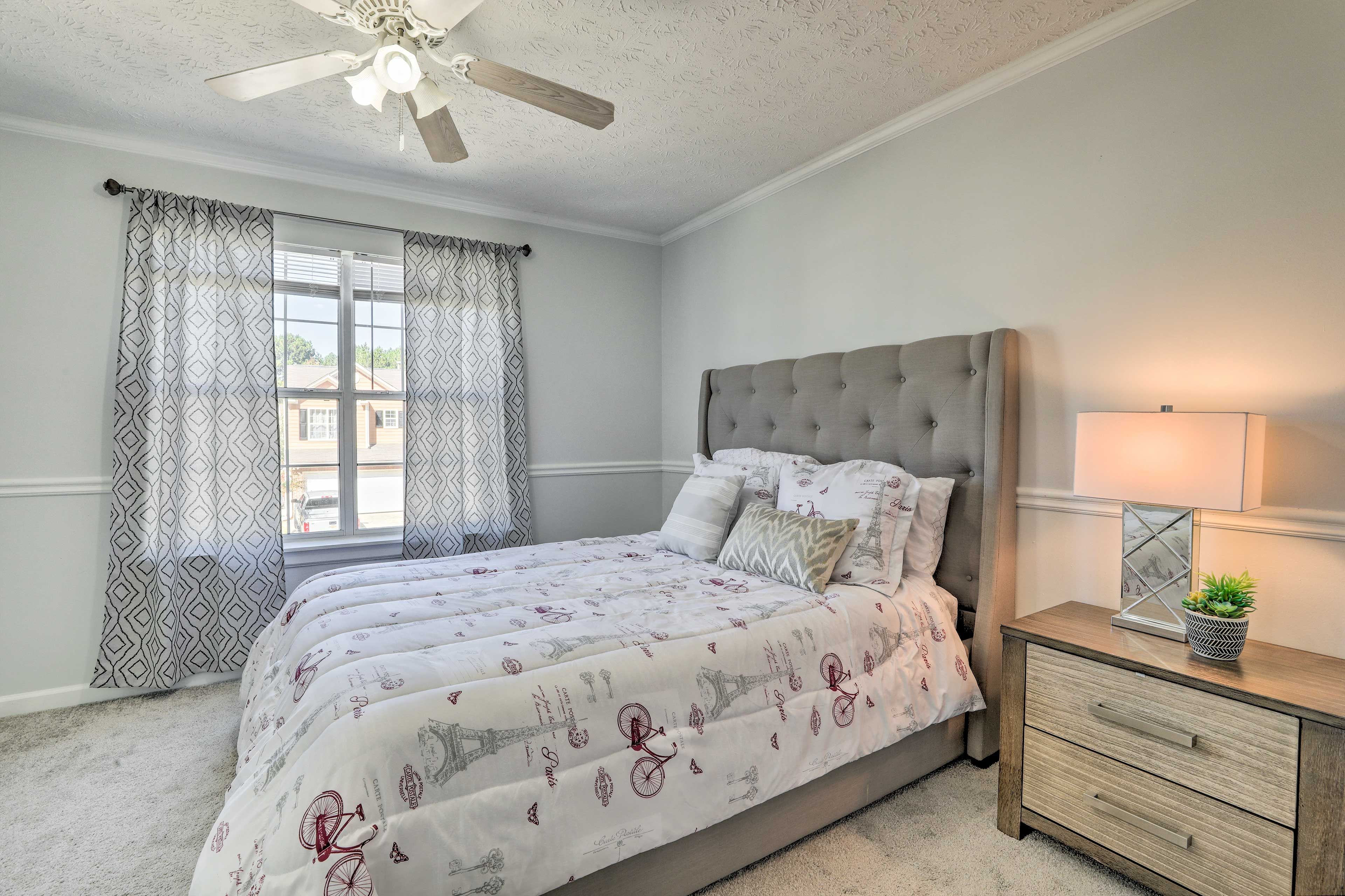 Bedroom 3 | Queen Bed