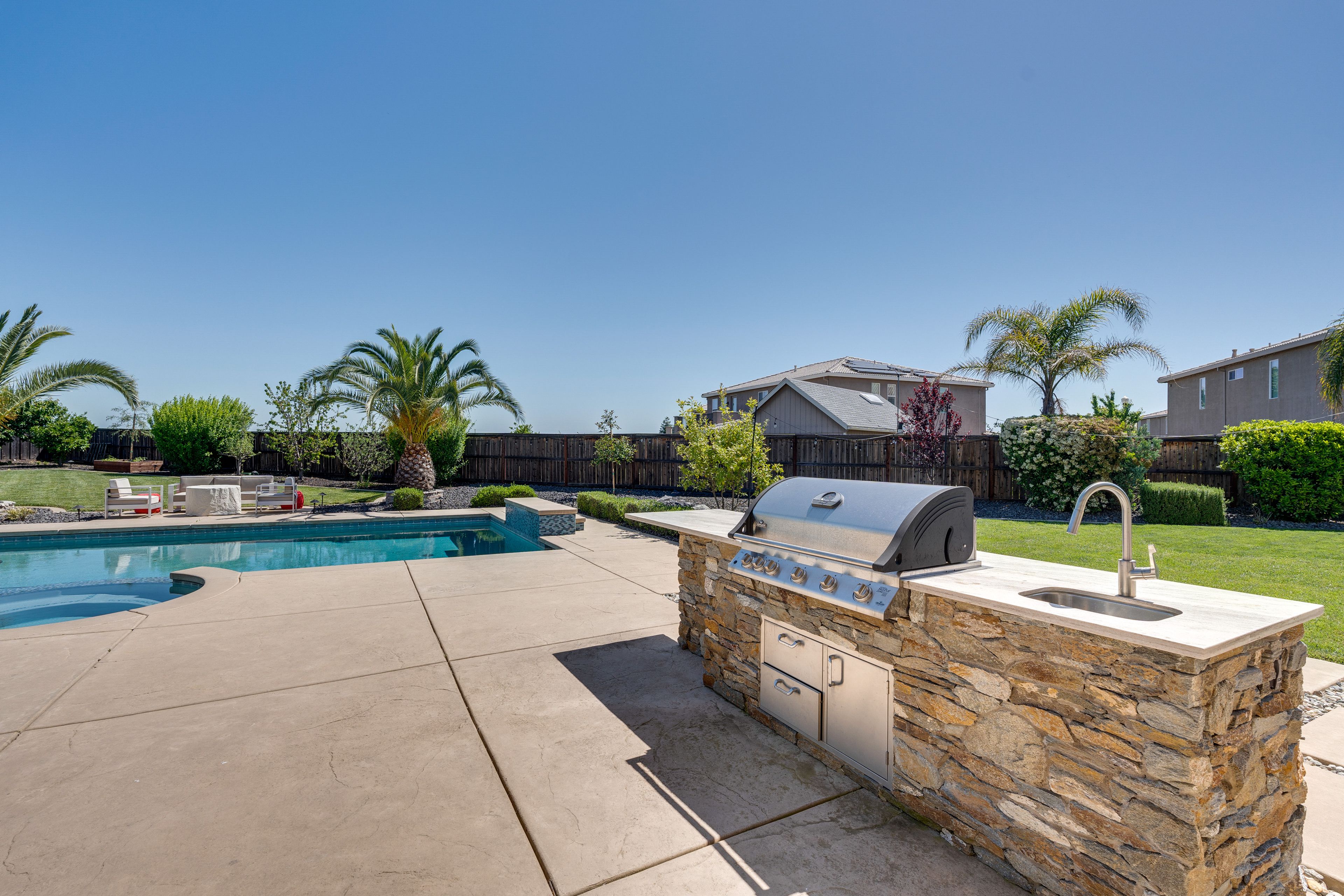 Outdoor Kitchen
