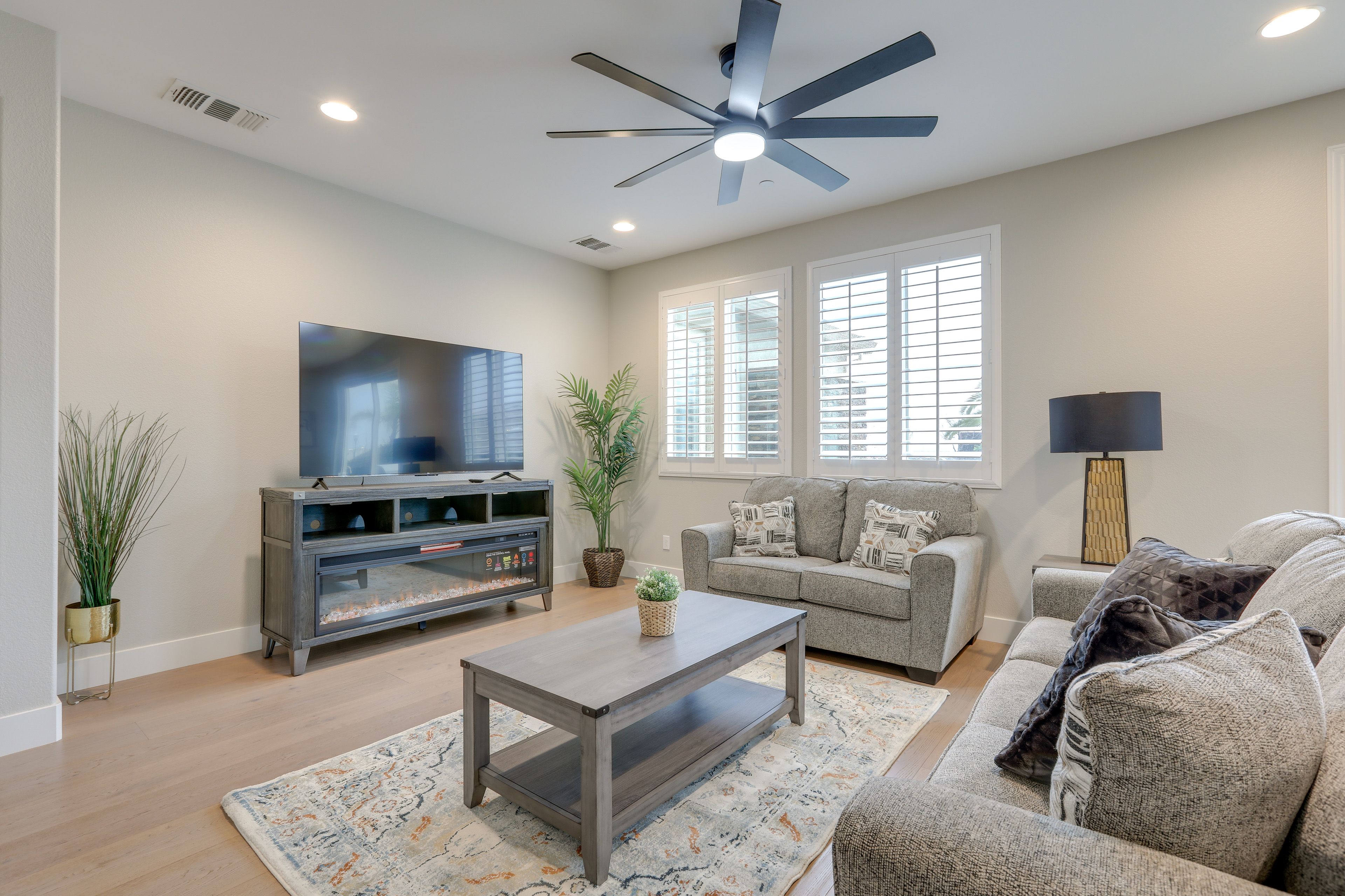 Living Room | 1st Floor | Free WiFi | Central A/C | Smart TV