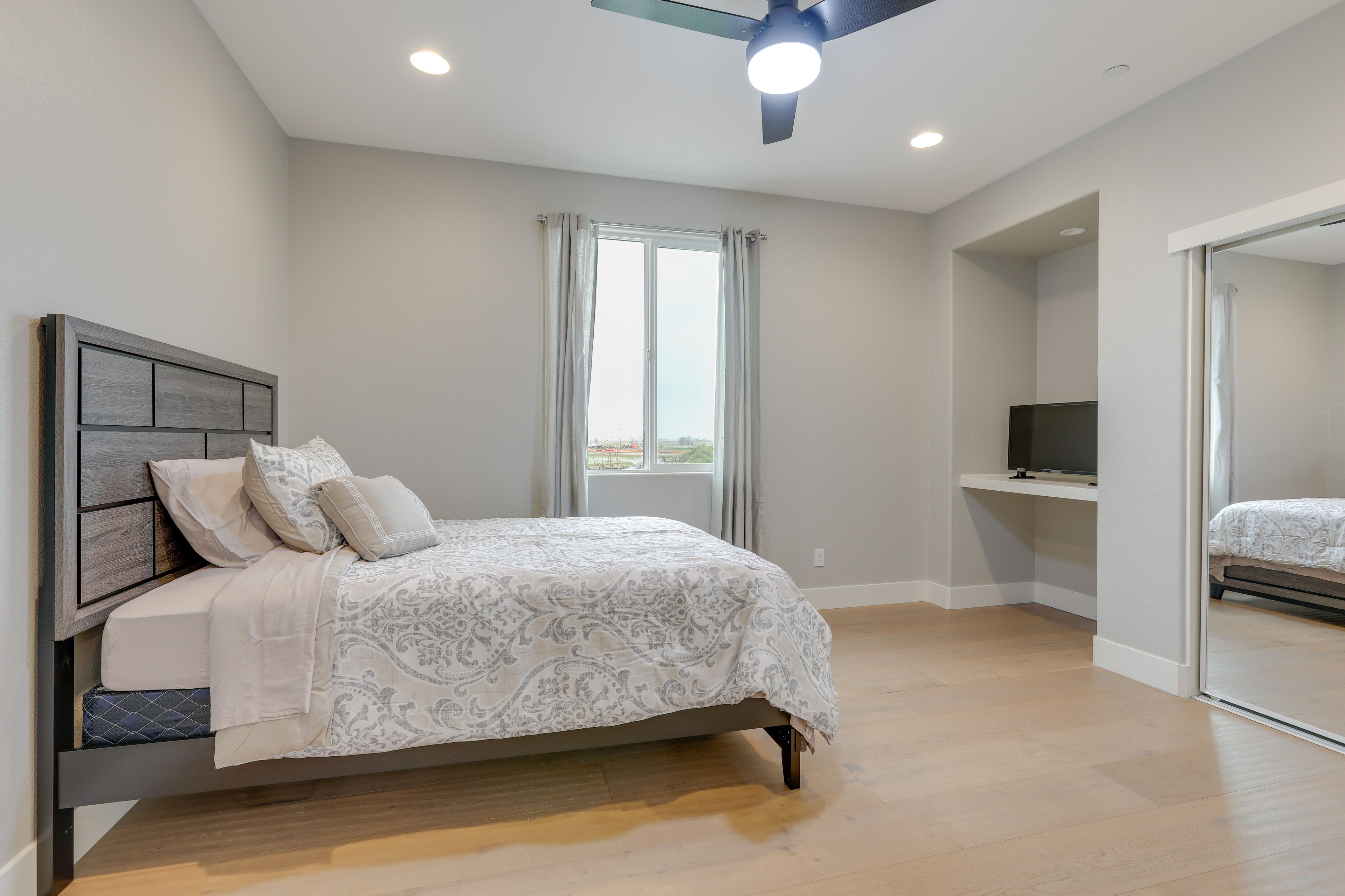 Bedroom 4 | 2nd Floor | Queen Bed