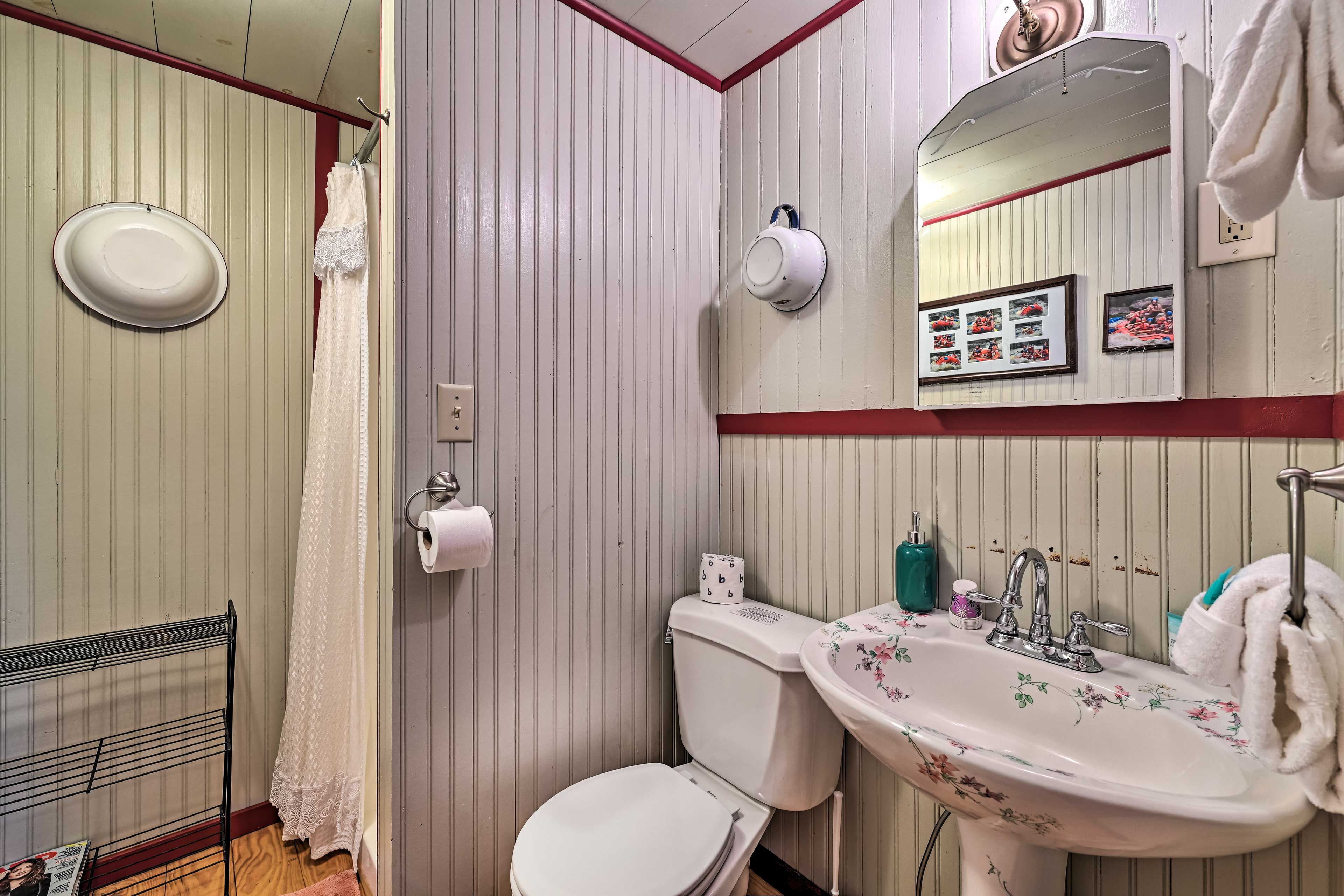 Full Bathroom | Hair Dryer