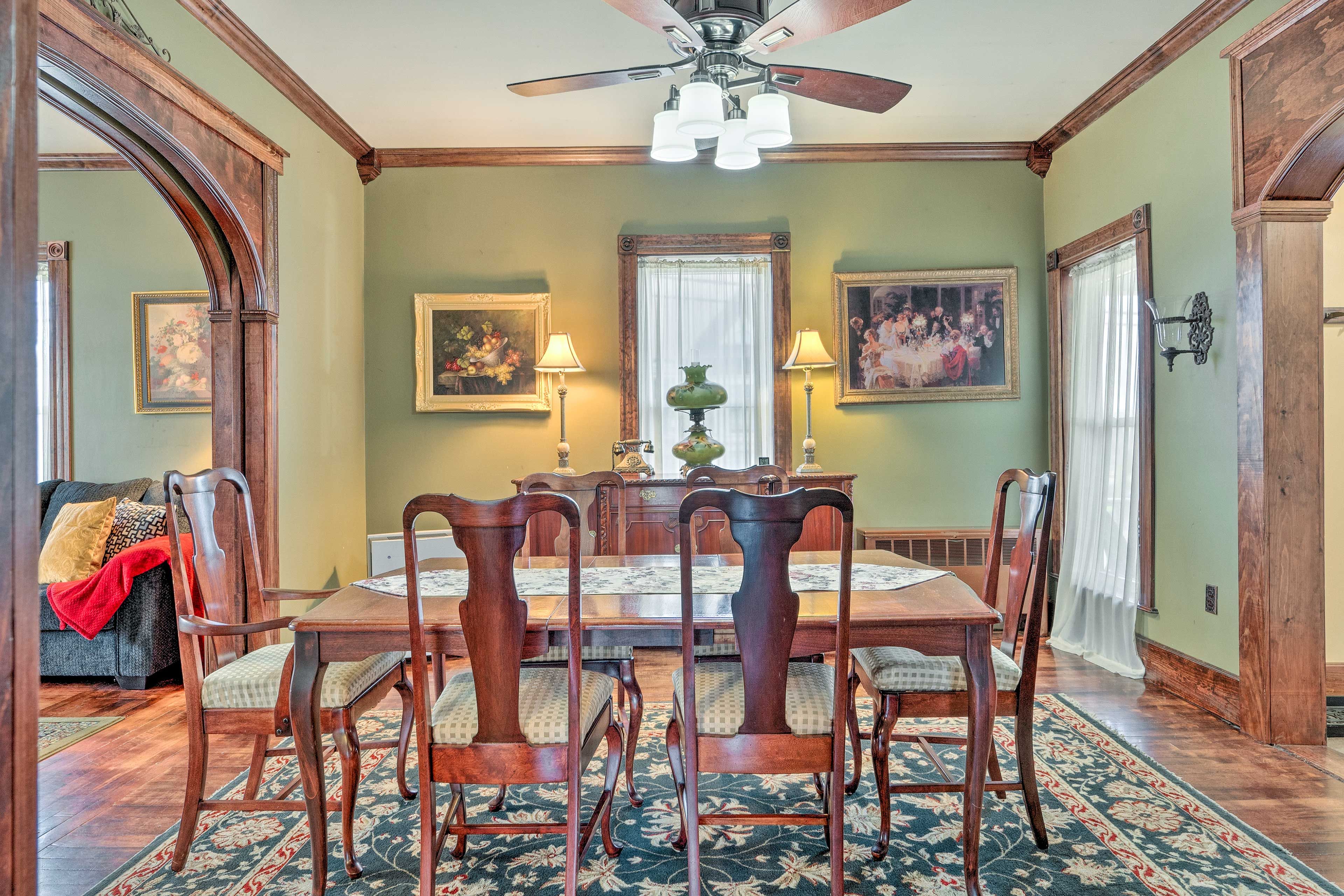 Dining Area | Dishware + Flatware Provided