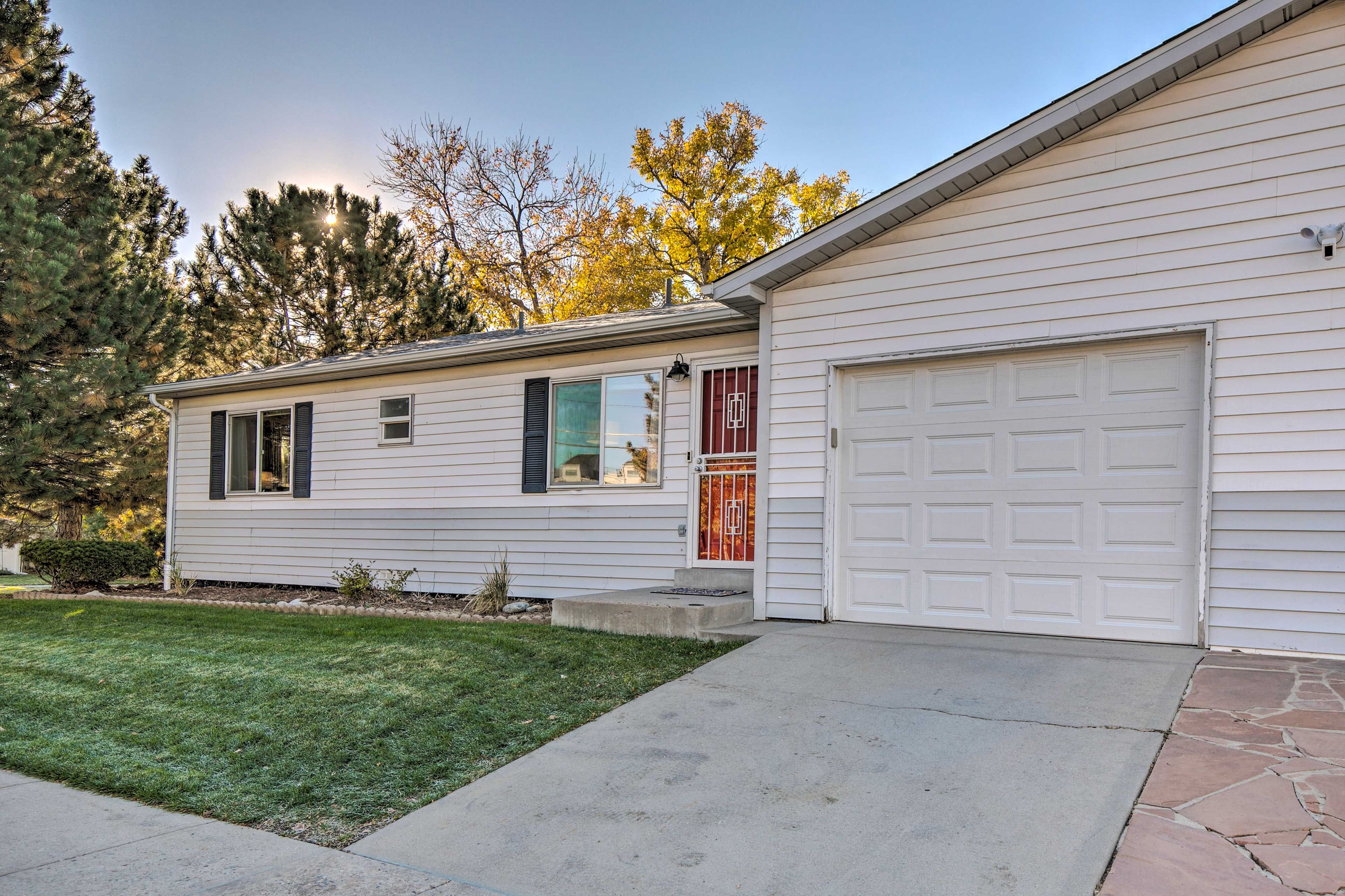 Parking | Driveway (1 Vehicle) | Garage (1 Vehicle) | Free Street Parking