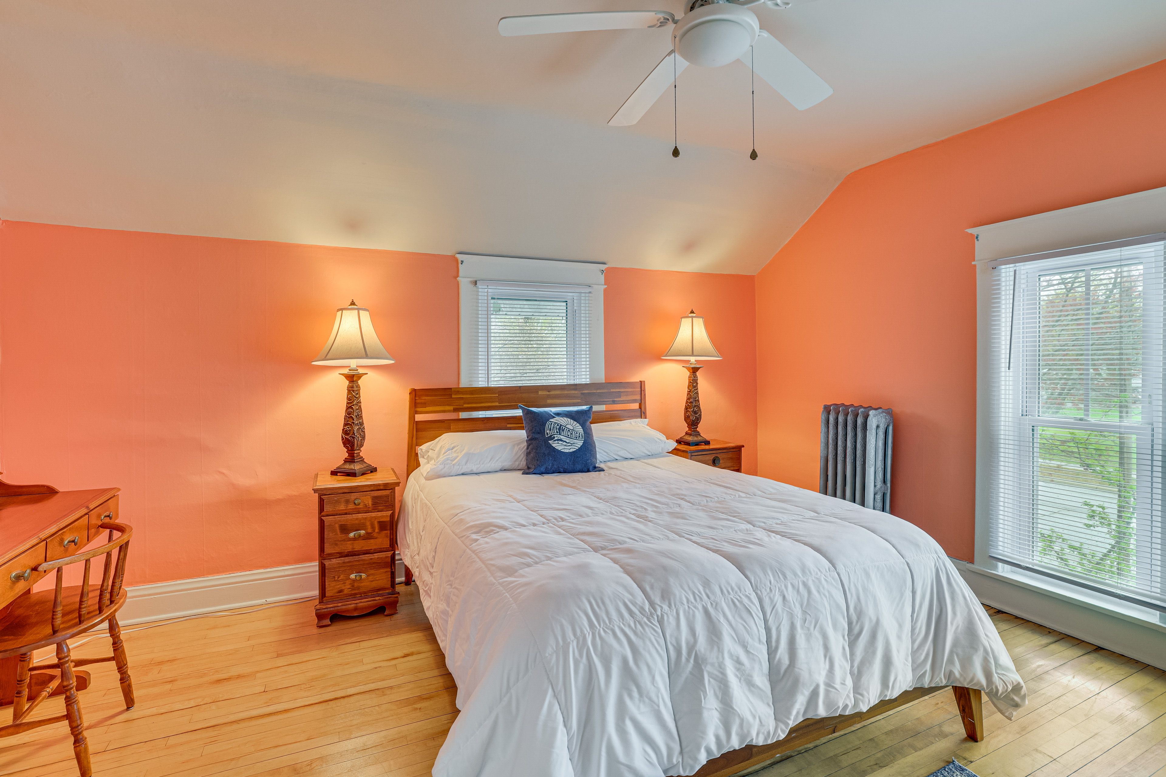 Bedroom 2 | 2nd Floor | Queen Bed