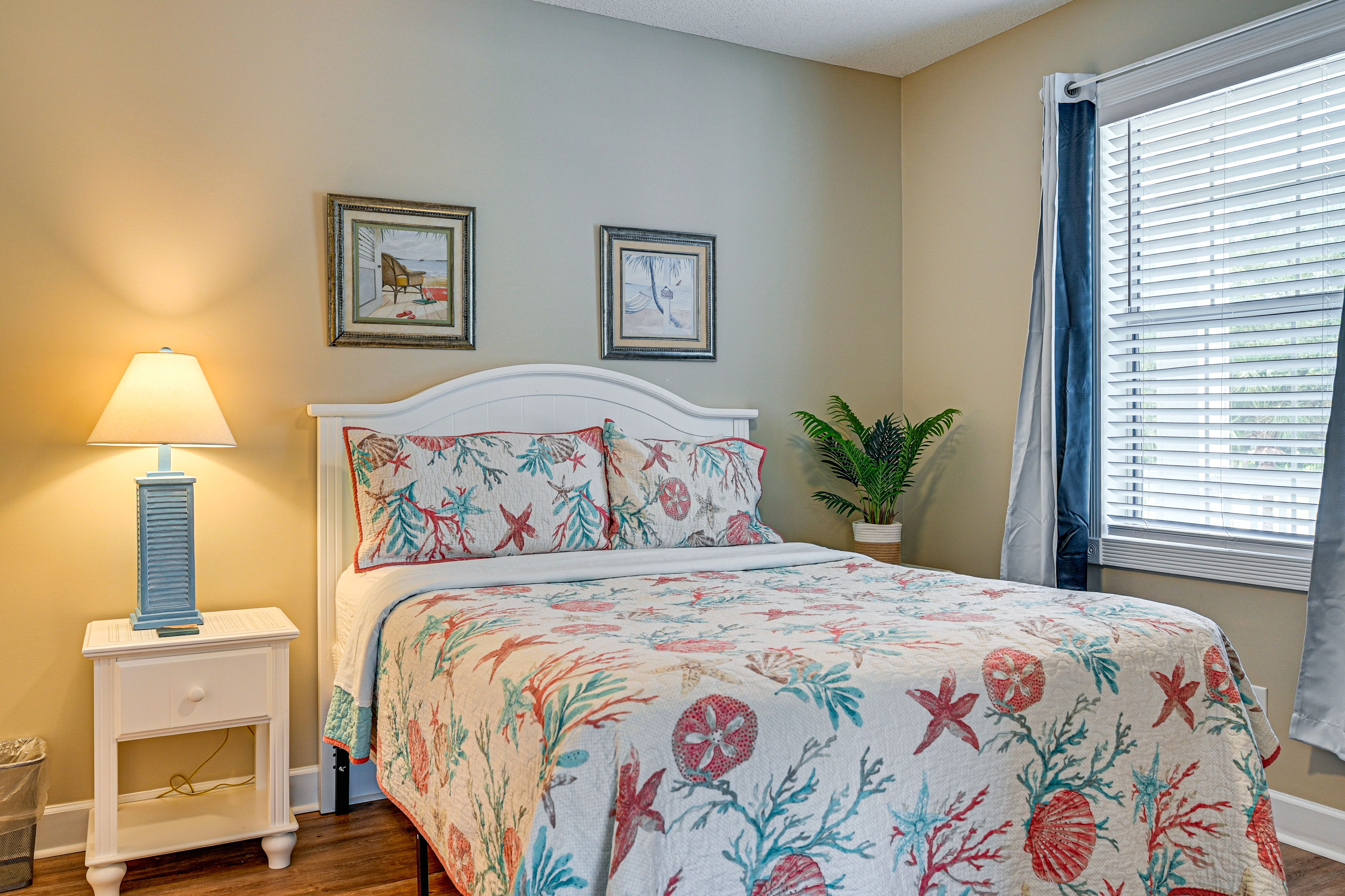 Bedroom 2 | Queen Bed | Linens Provided | Ceiling Fans