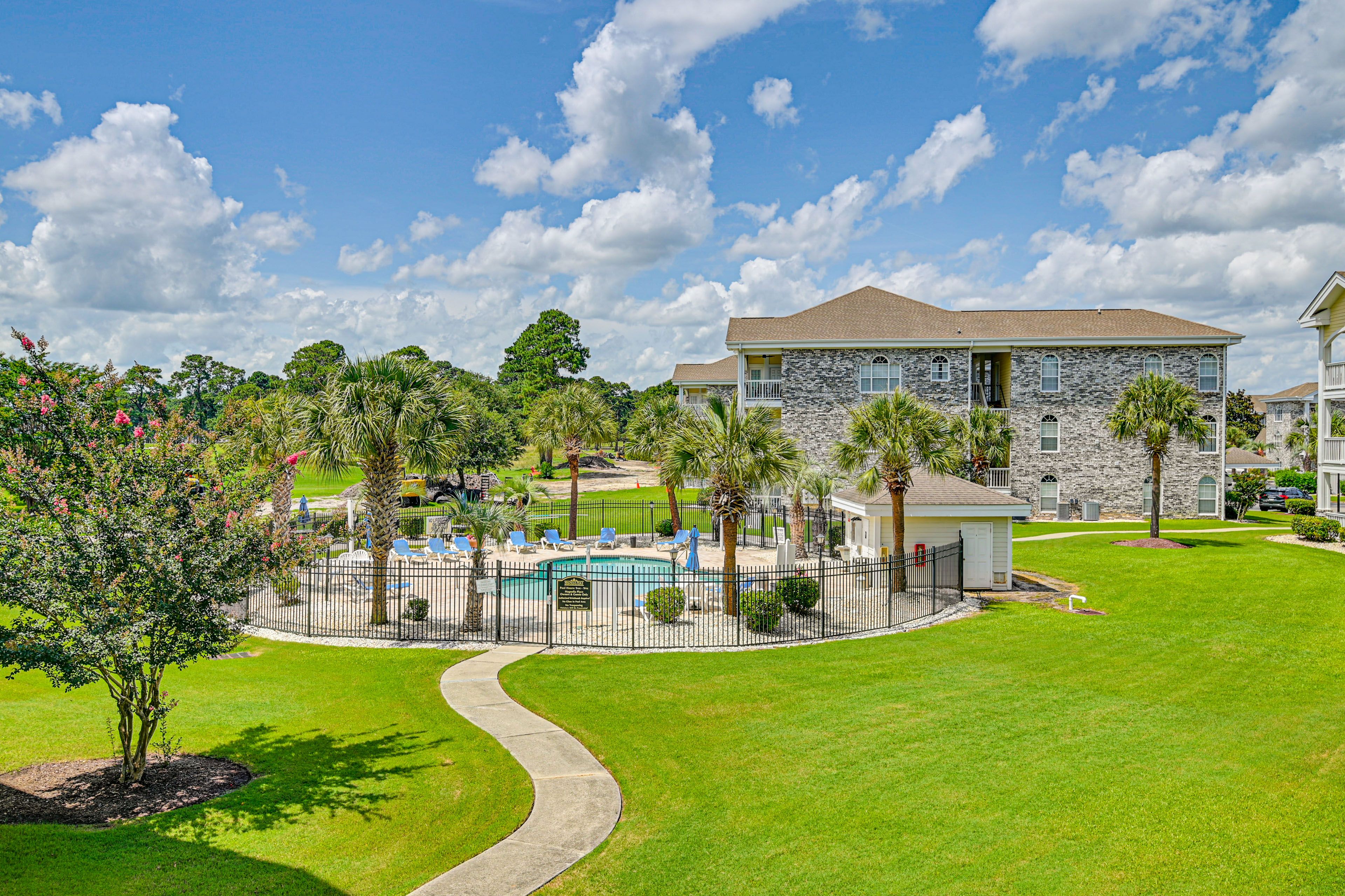 Magnolia Place Condos | Single-Story Unit | 2nd-Floor Condo | Golf Course View