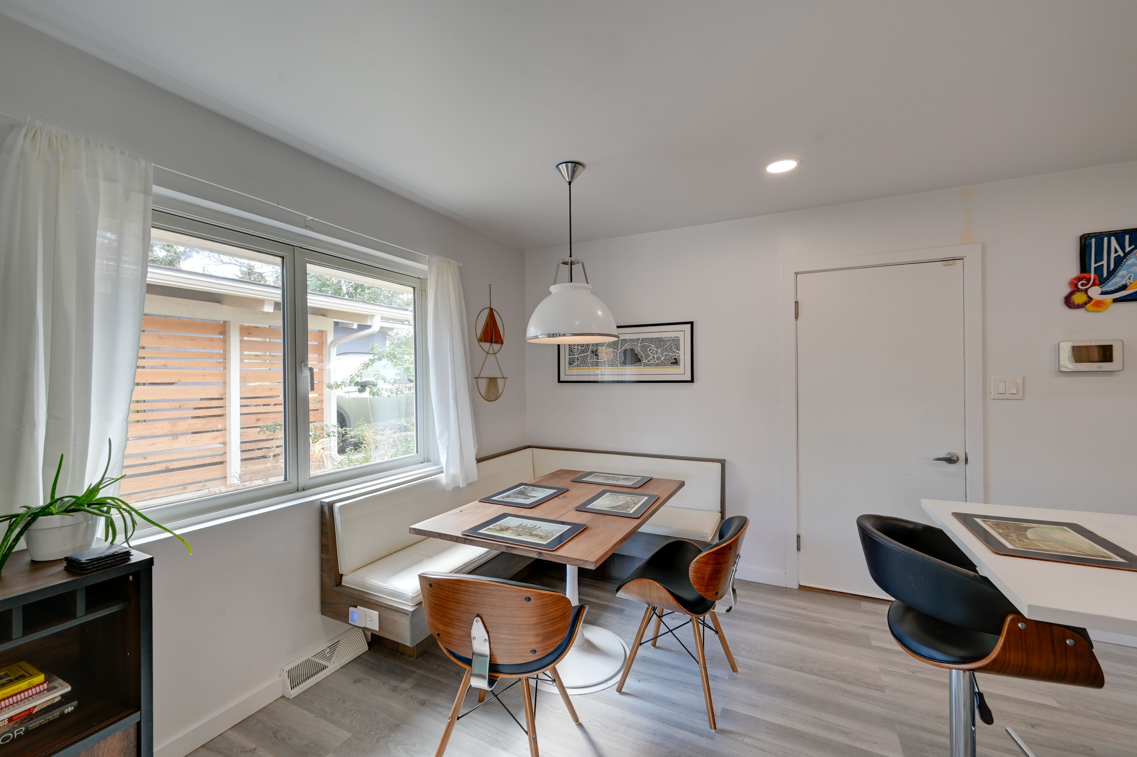 Dining Area | Dishware/Flatware | Trash Bags/Paper Towels