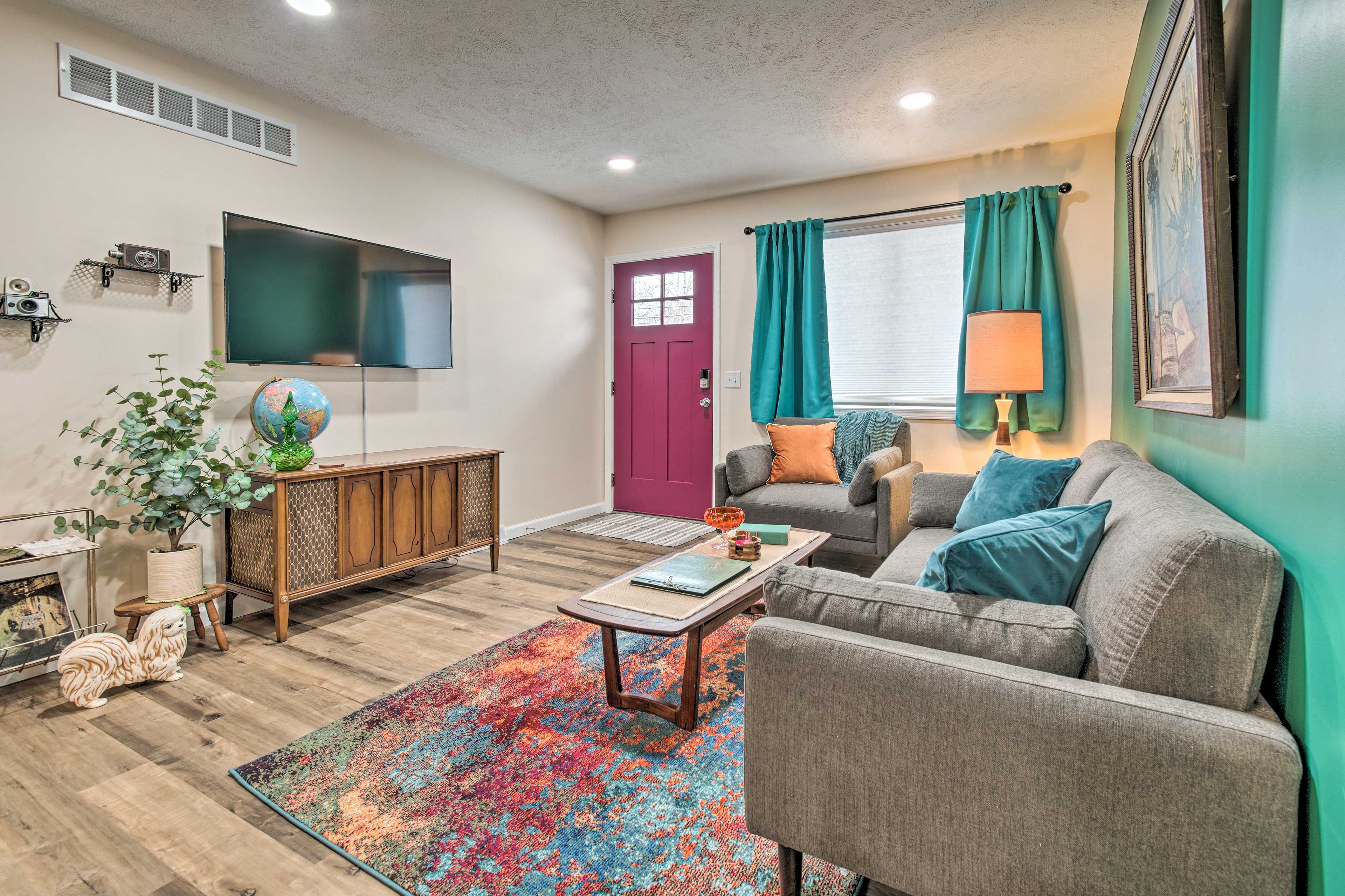Normal Vacation Rental | 3BR | 2BA | 840 Sq Ft | 2 Steps Required for Access