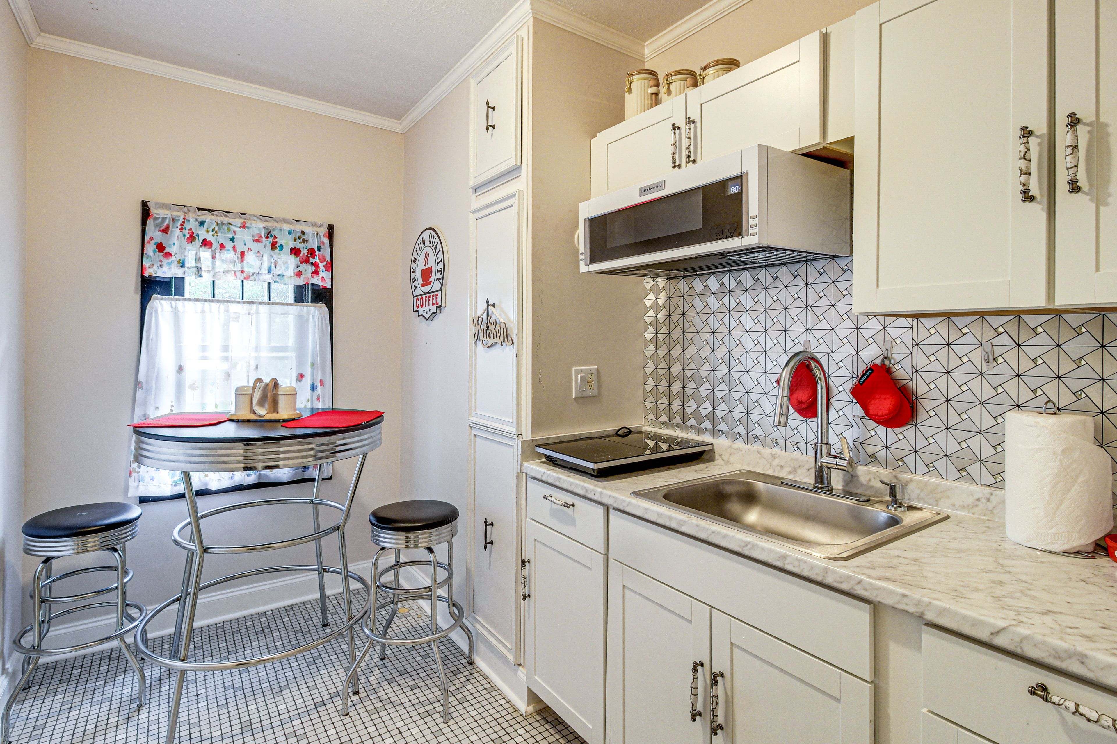 Kitchenette | Cooking Basics | Drip Coffee Maker | Hot Plate | Microwave