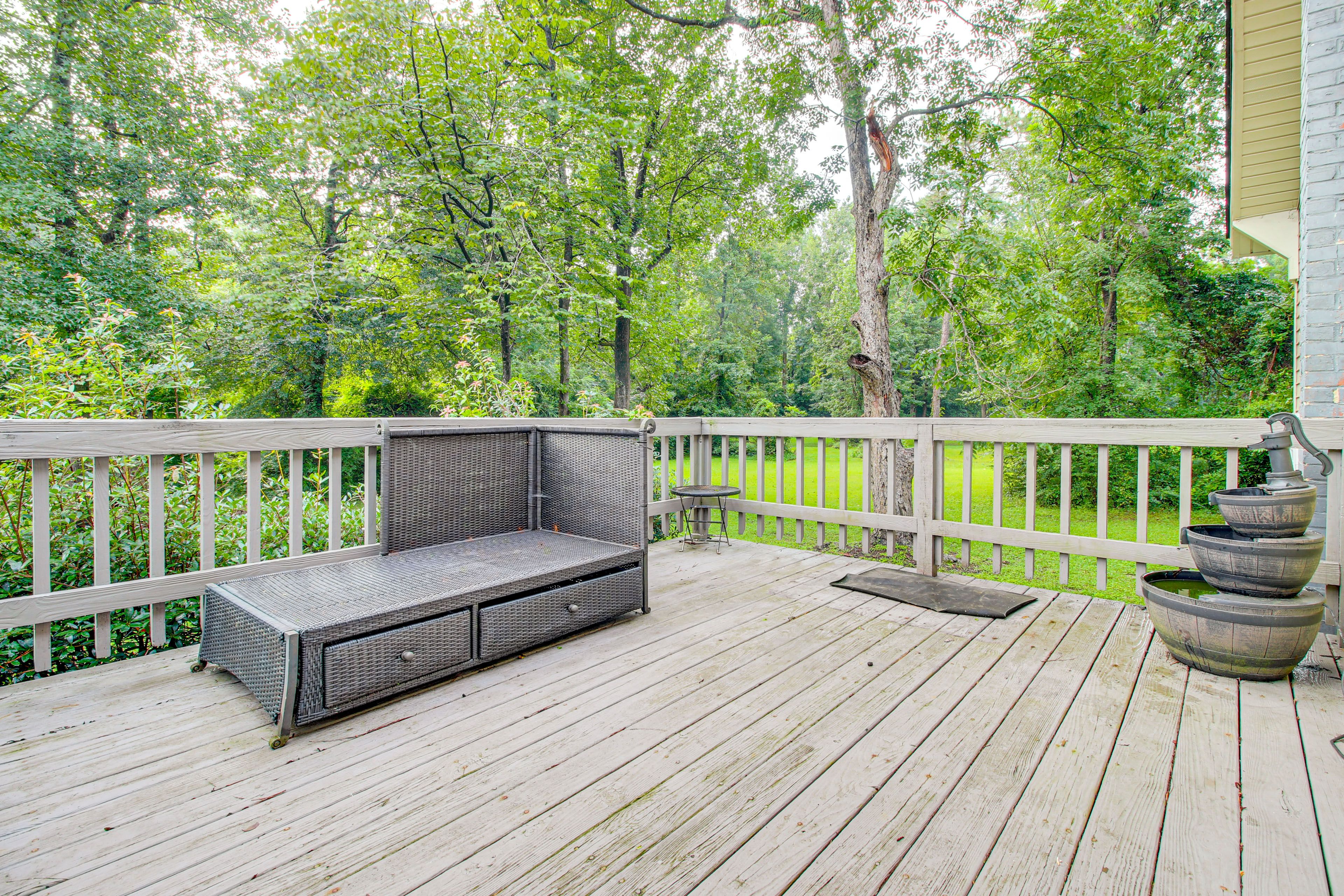 Private Deck | Water Feature