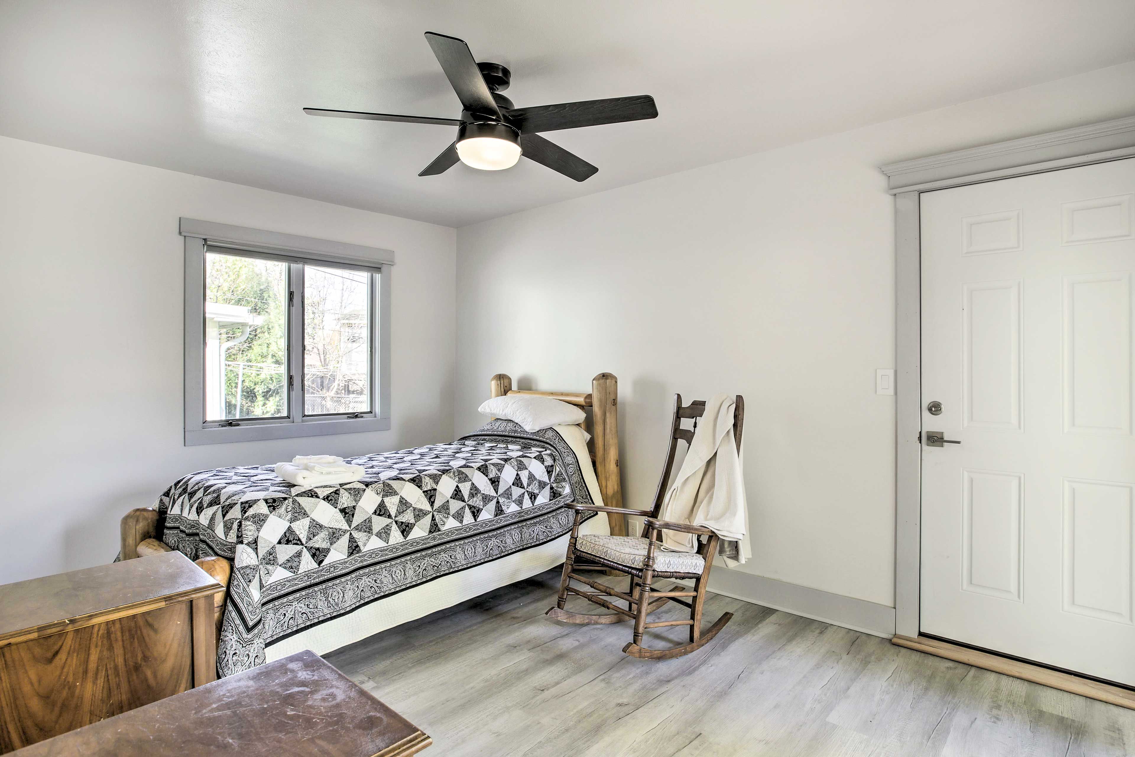 Bedroom 3 | Twin Bed | Deck Access