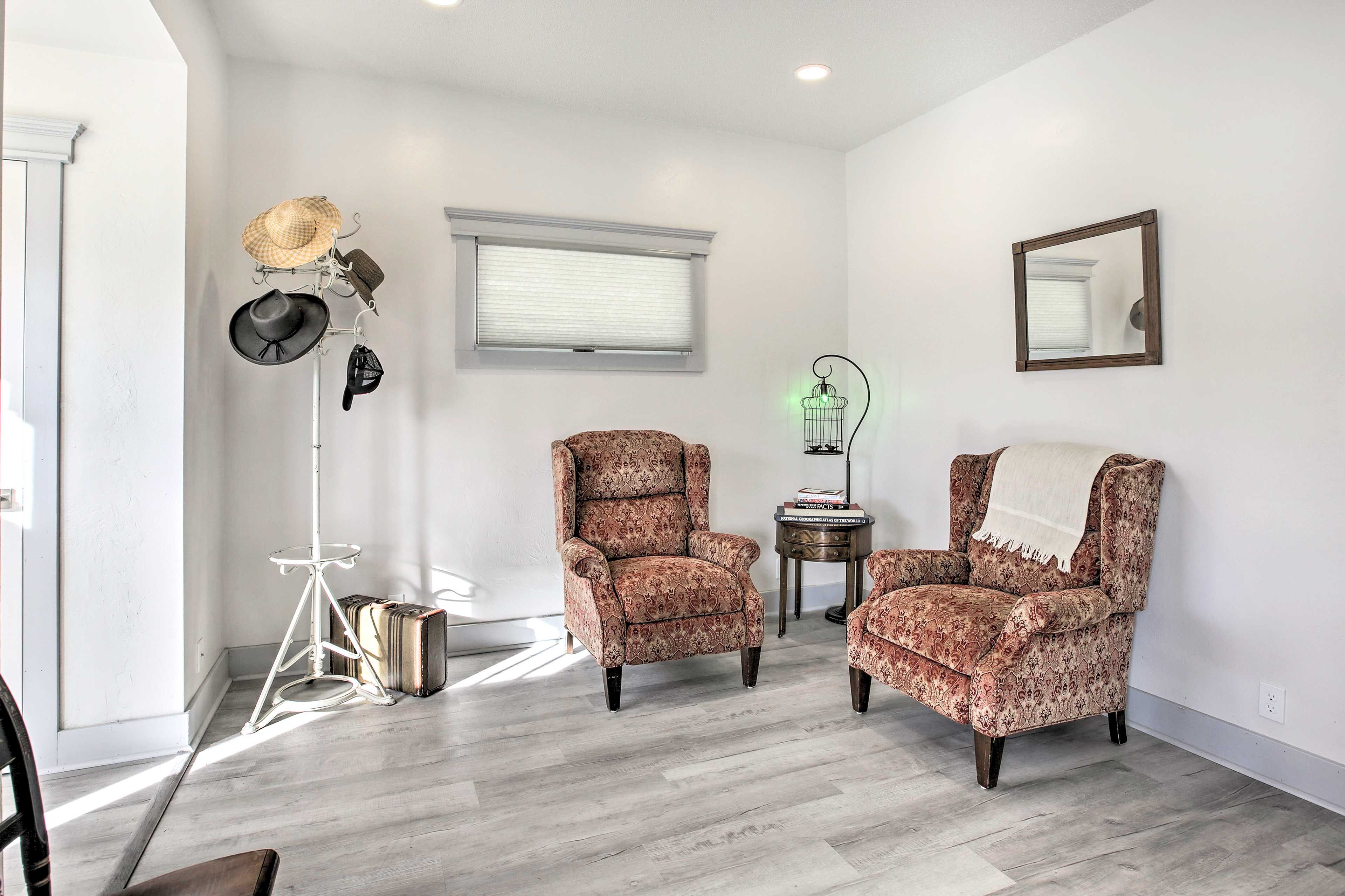 Living Room | Central A/C & Heating