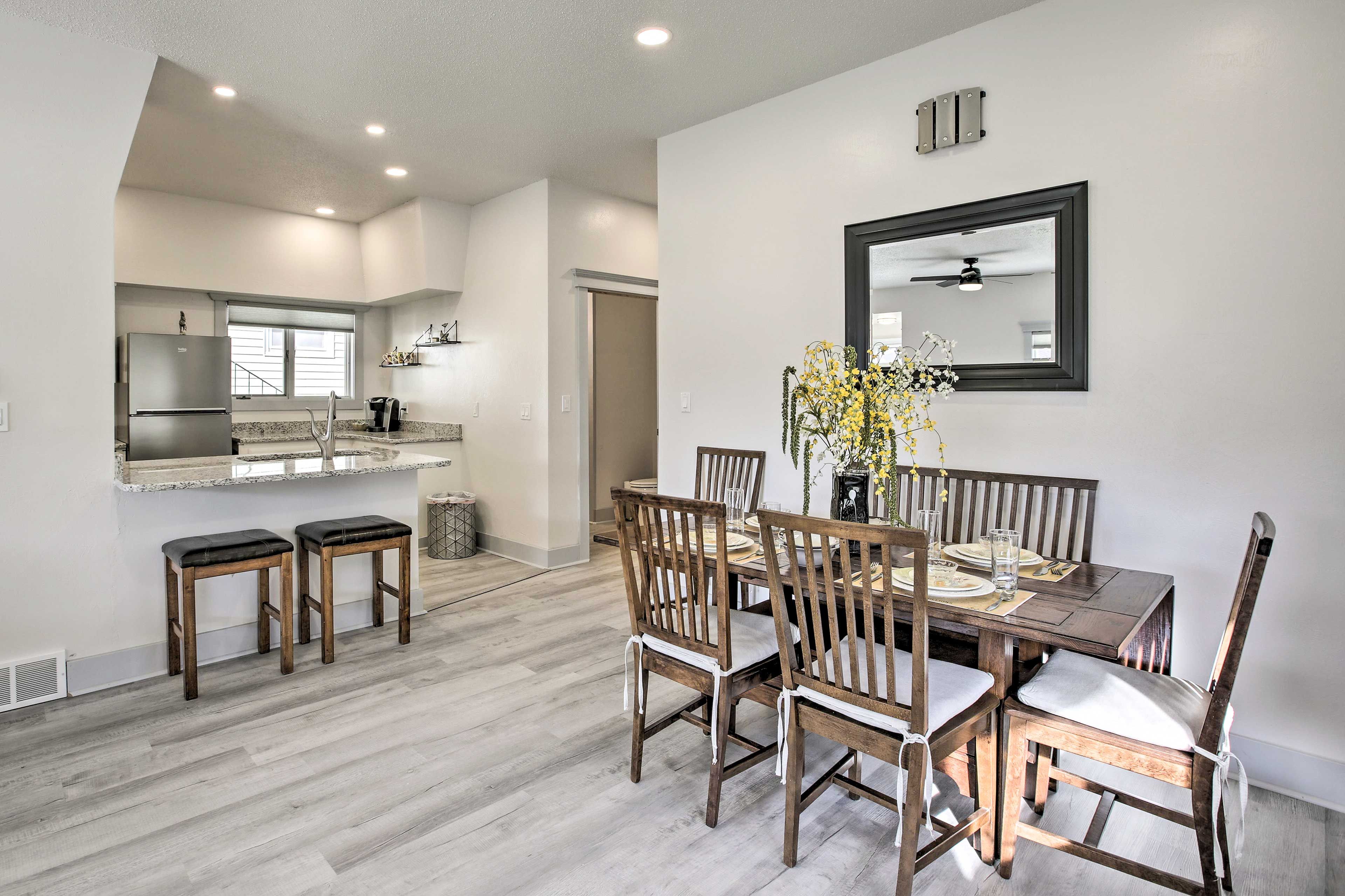 Dining Area | Dishware & Flatware Provided