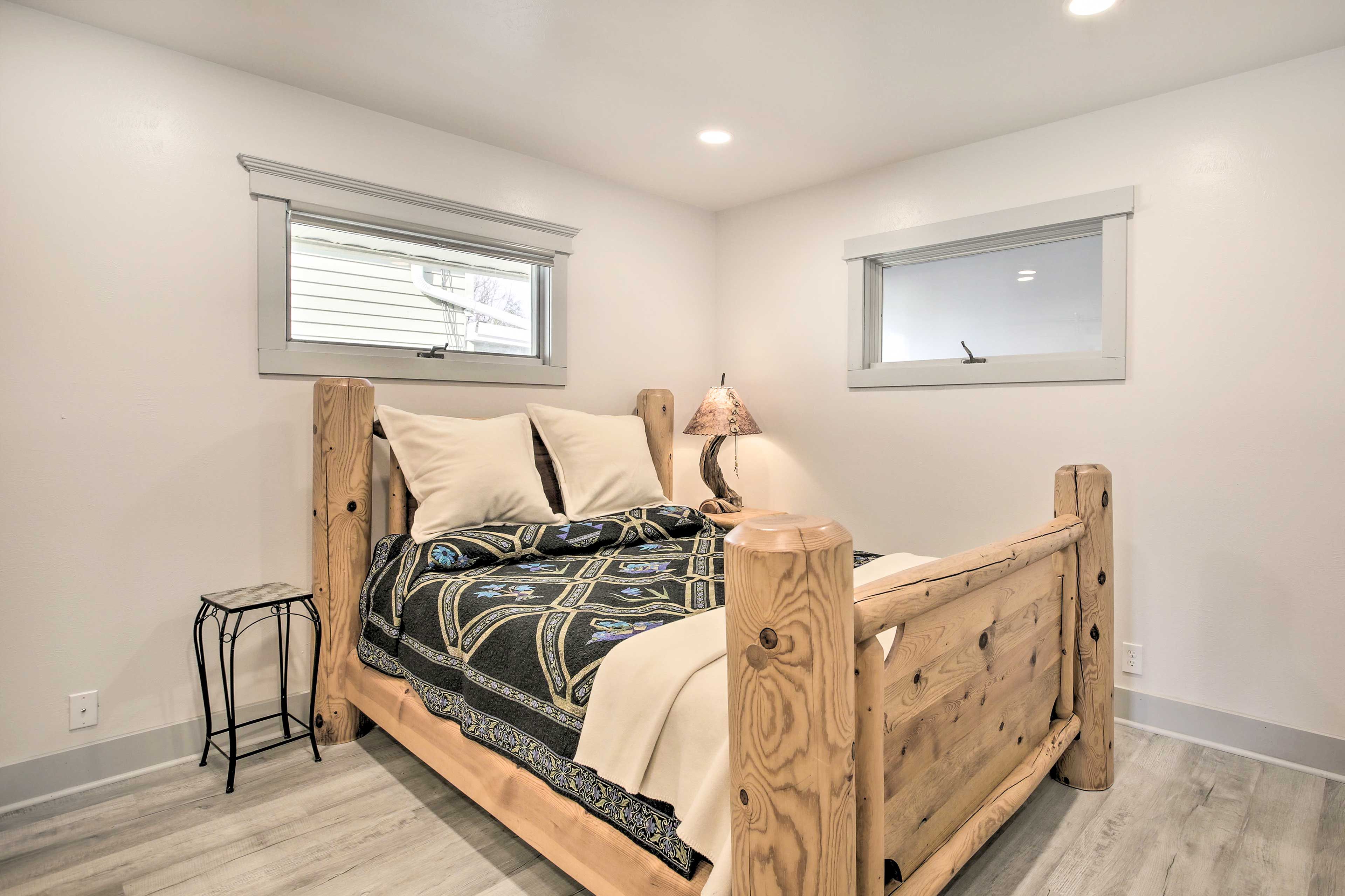 Bedroom 1 | Queen Bed | Linens Provided