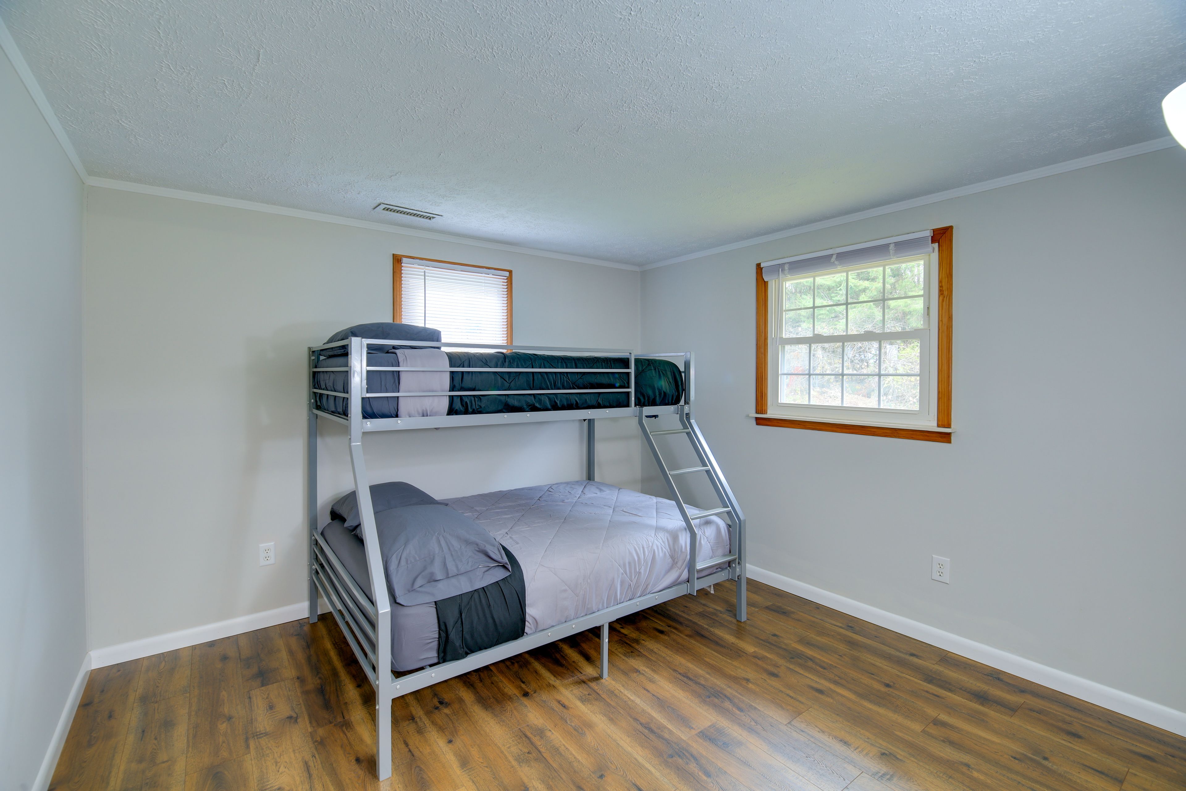 Bedroom 2 | Twin/Full Bunk Bed | Linens & Towels Provided