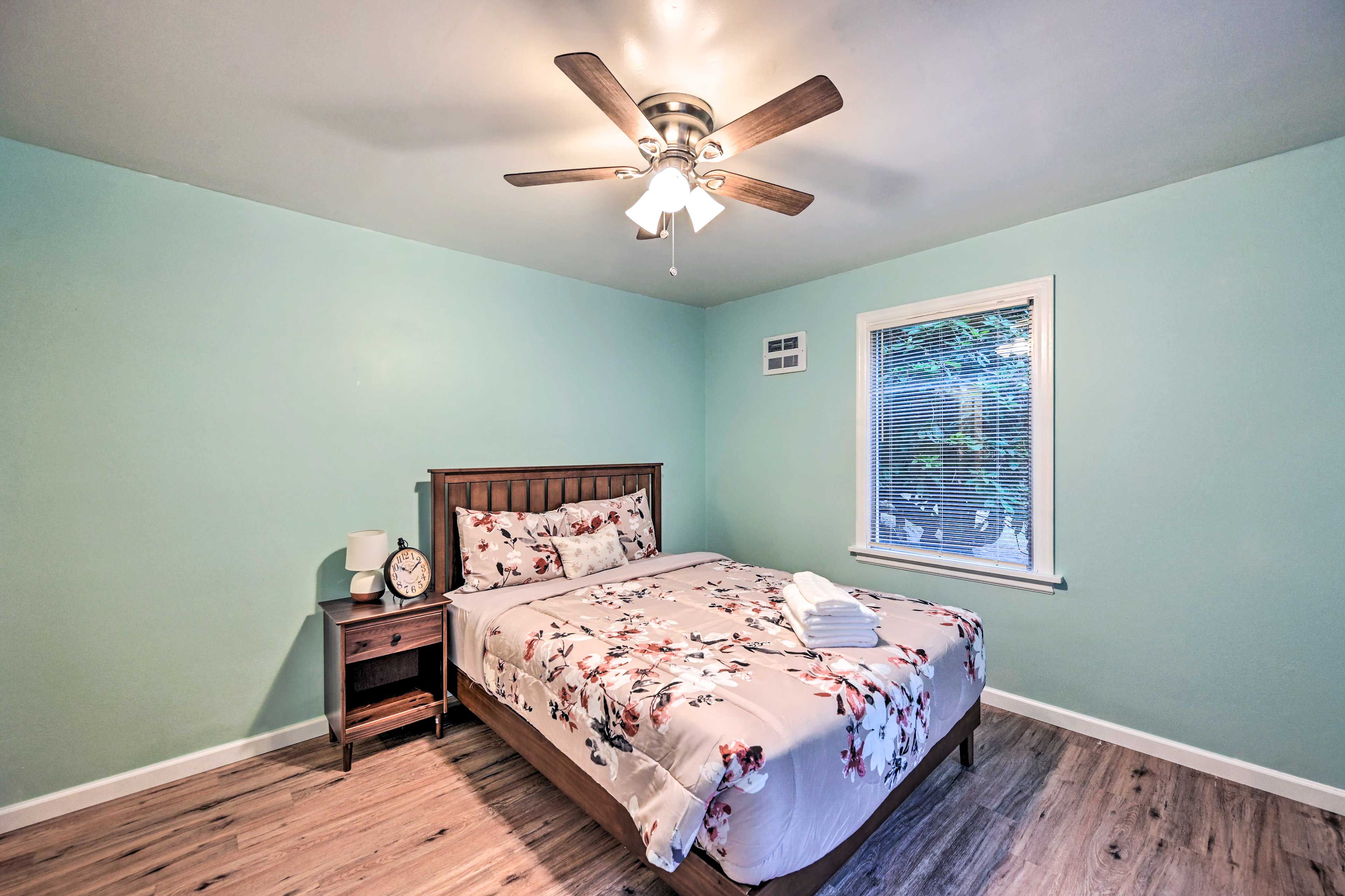 Bedroom 3 | 1st Floor | Queen Bed