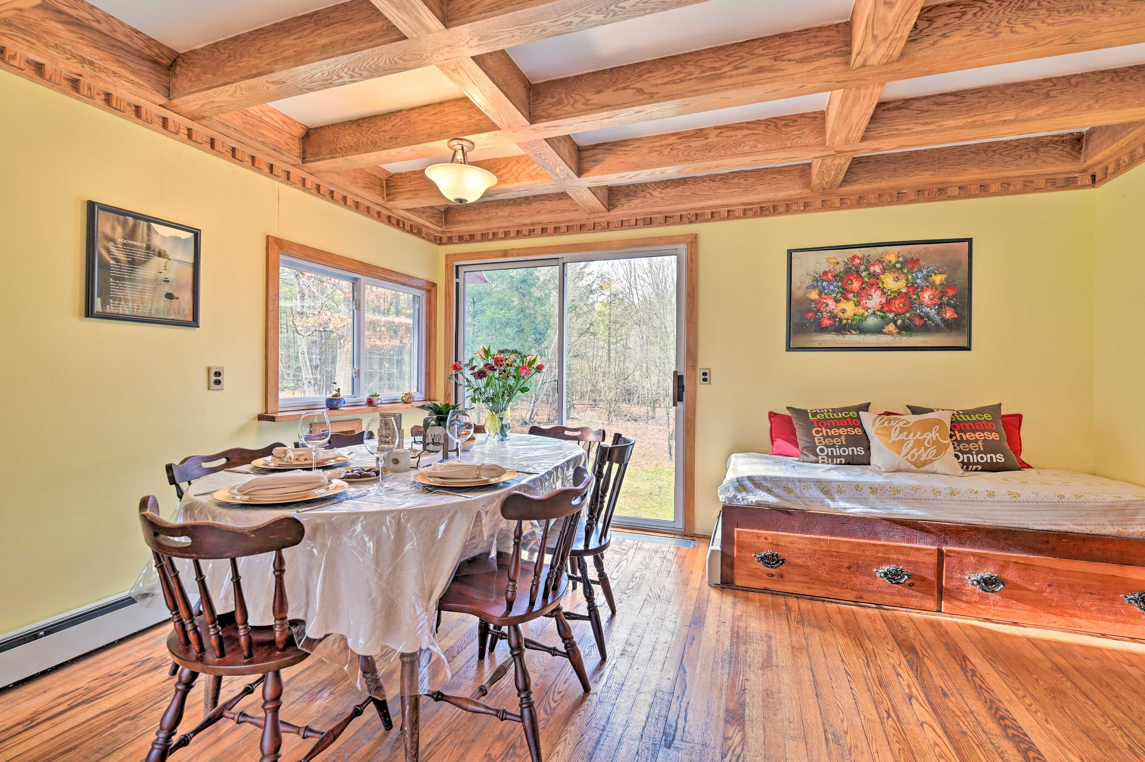 Dining Area | Dining Table | Dishware/Flatware