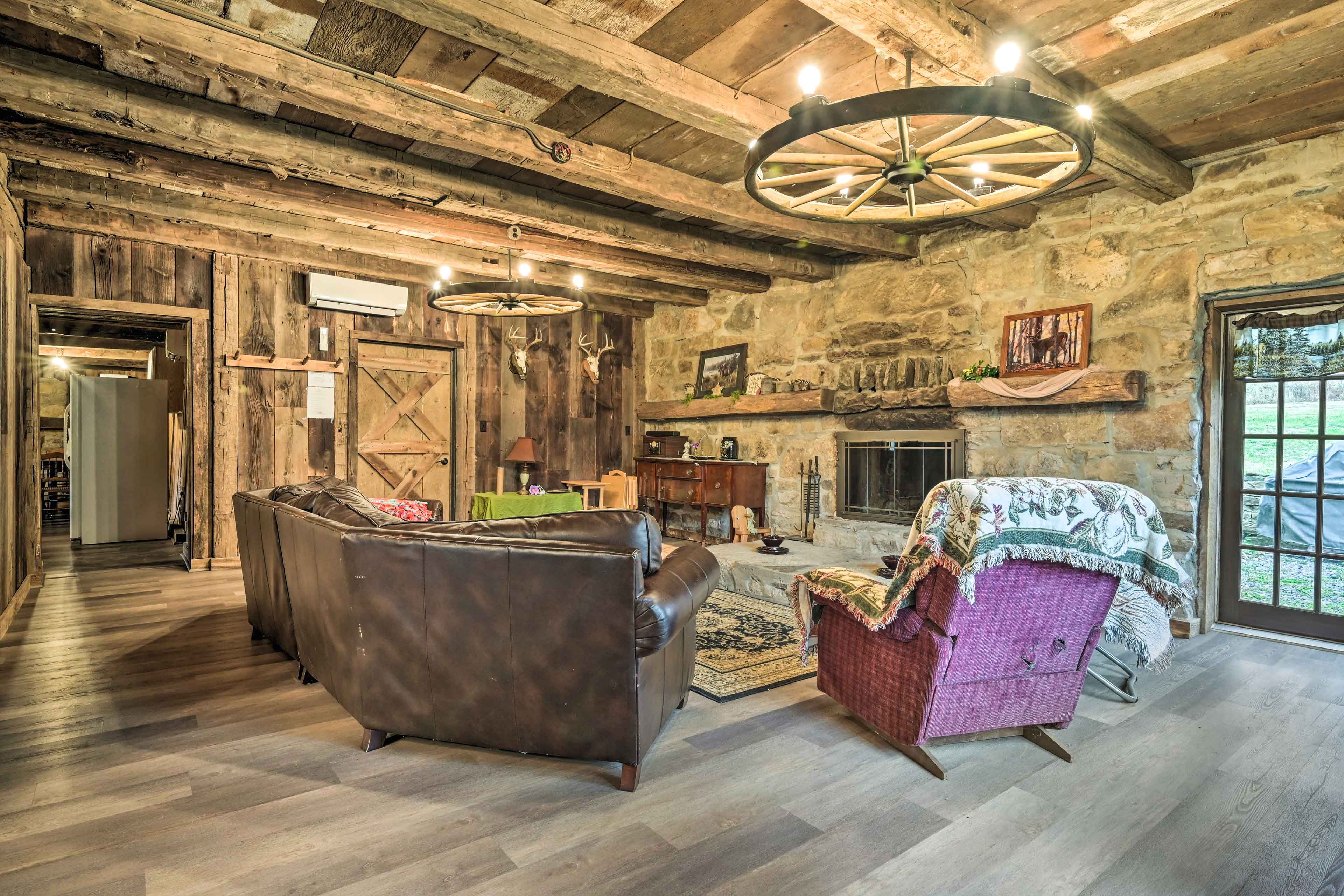 Living Room | Fireplace
