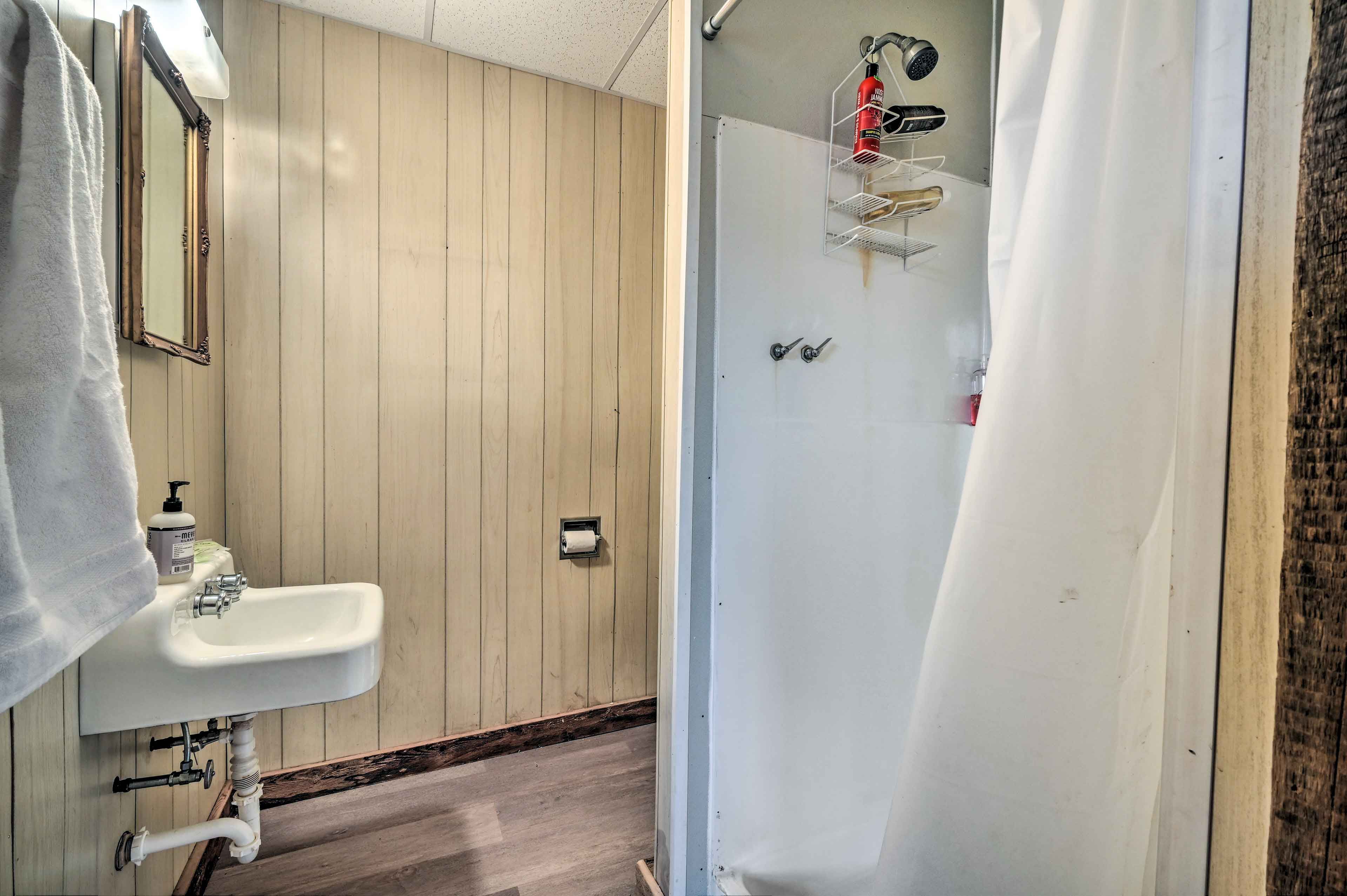 Full Bathroom