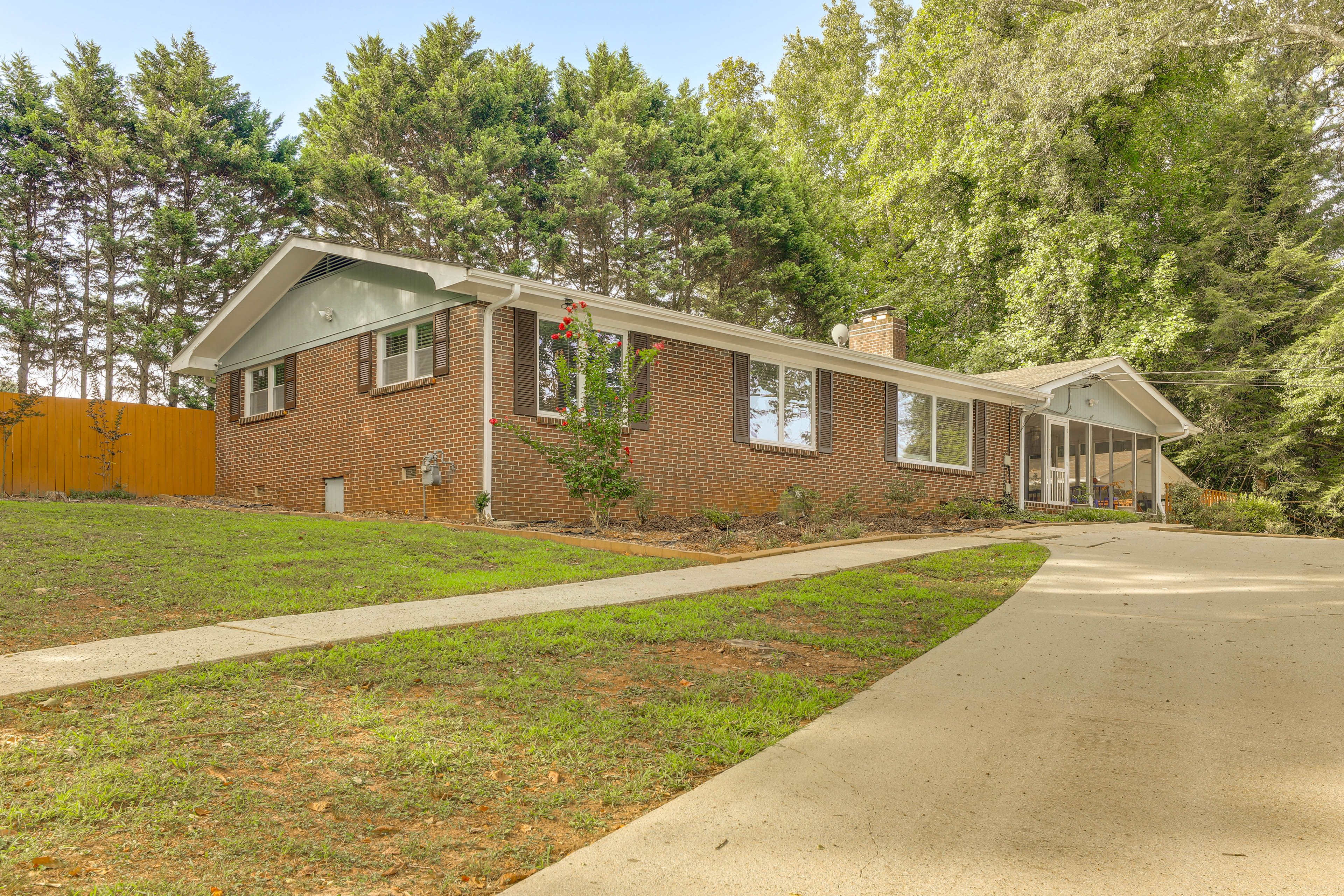 Parking | Driveway (4 Vehicles) | EV Charger On-Site