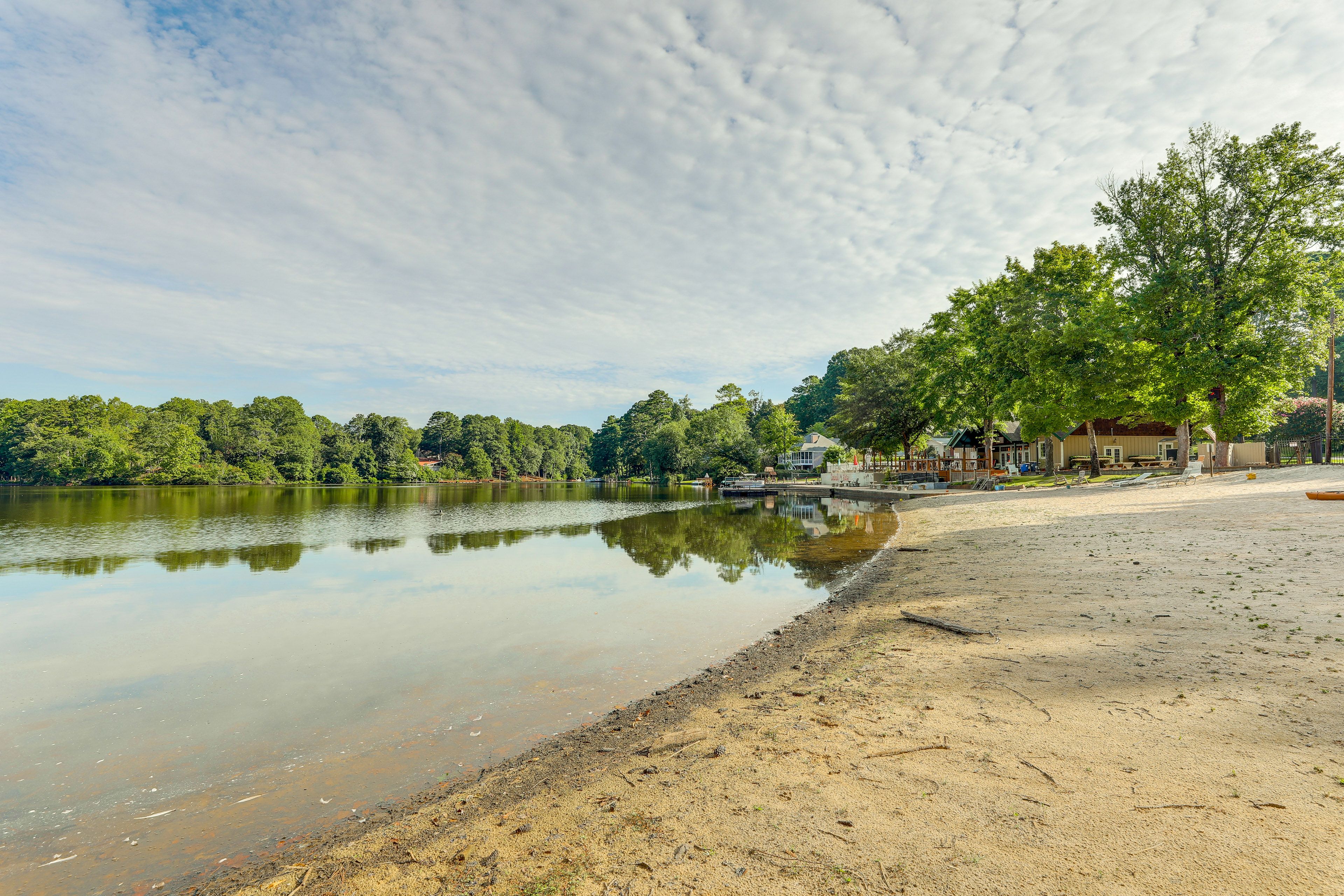 Cardinal Lake | Community Lake Beach
