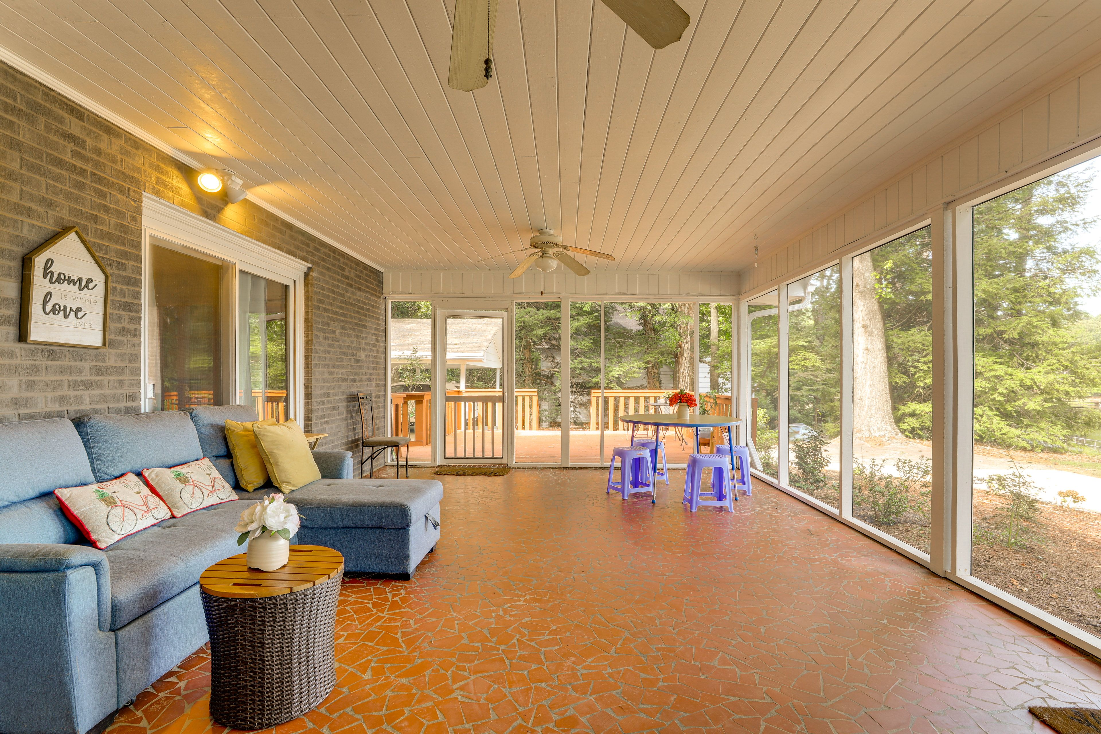 Screened Porch | Outdoor Dining