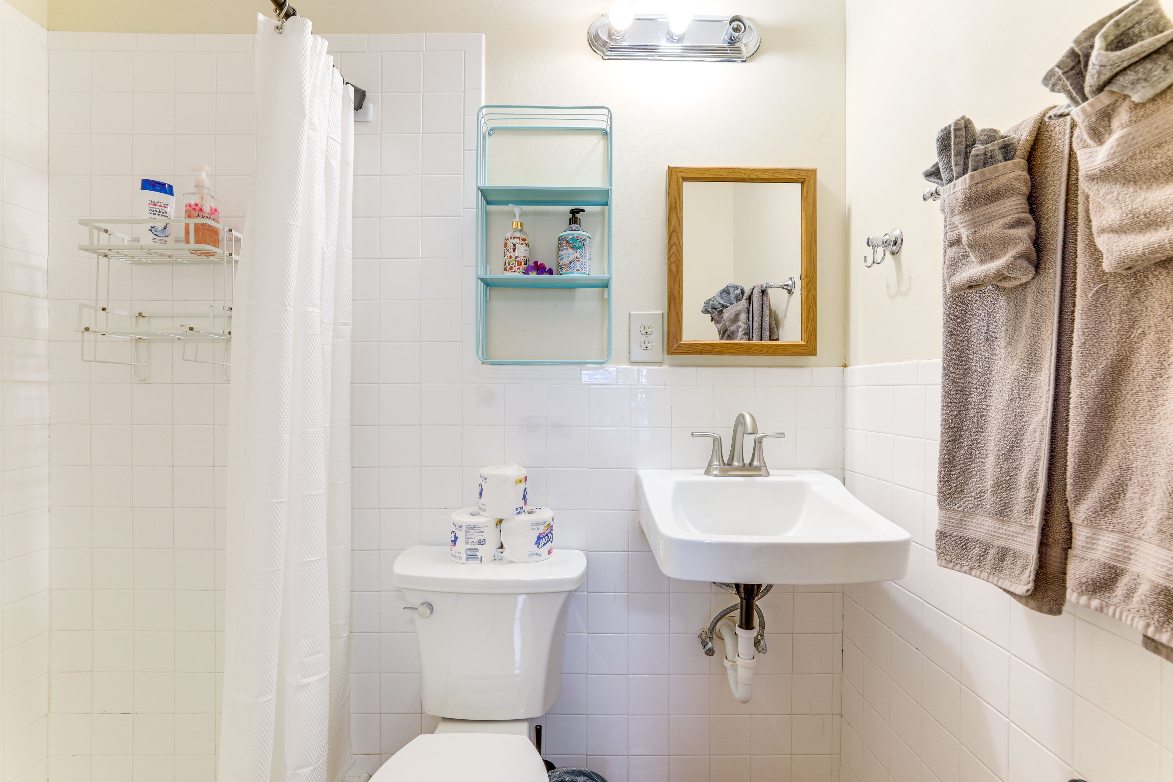 En-Suite Bathroom | Complimentary Toiletries | Hair Dryer