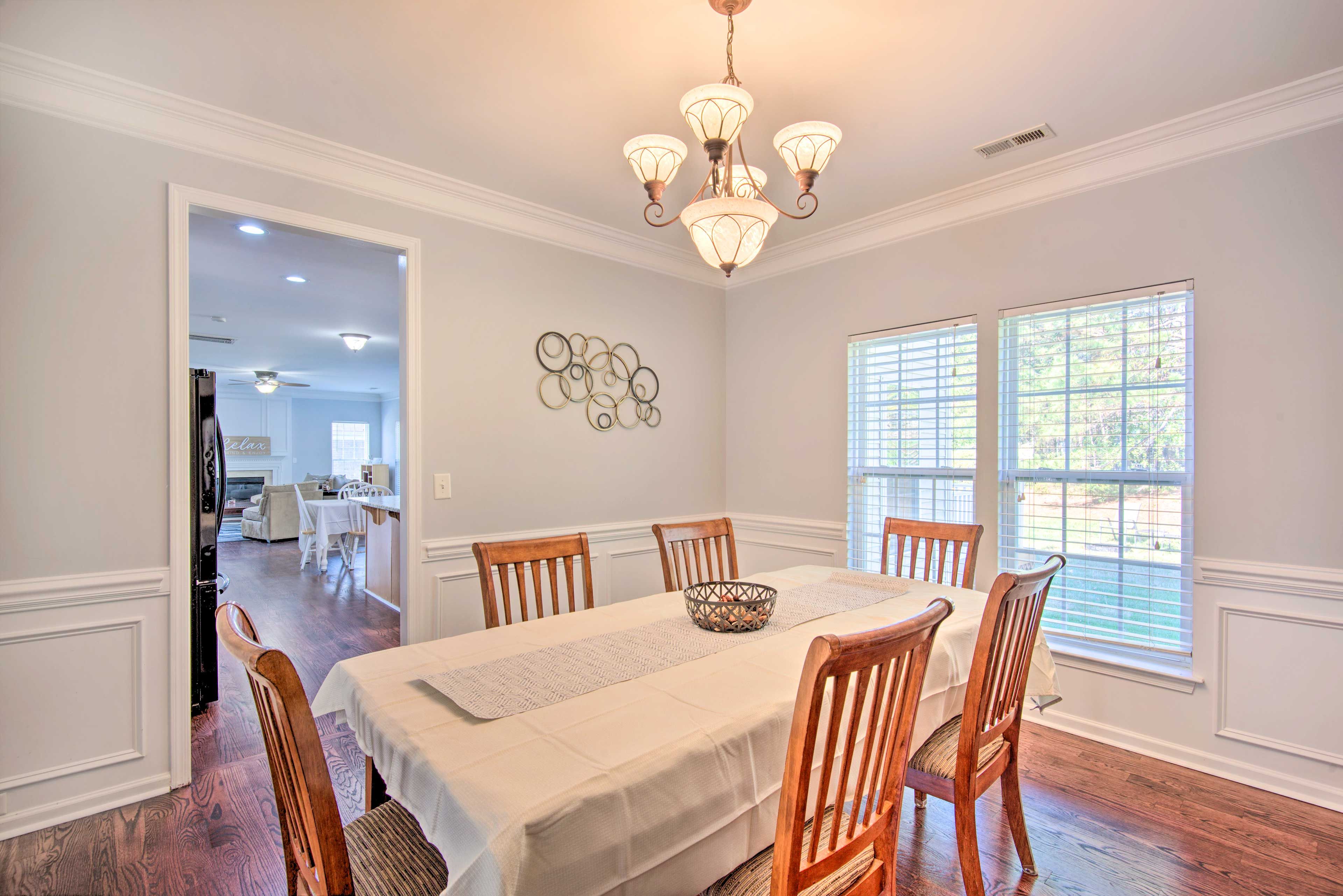 Dining Room | Dining Table | Dishware/Flatware