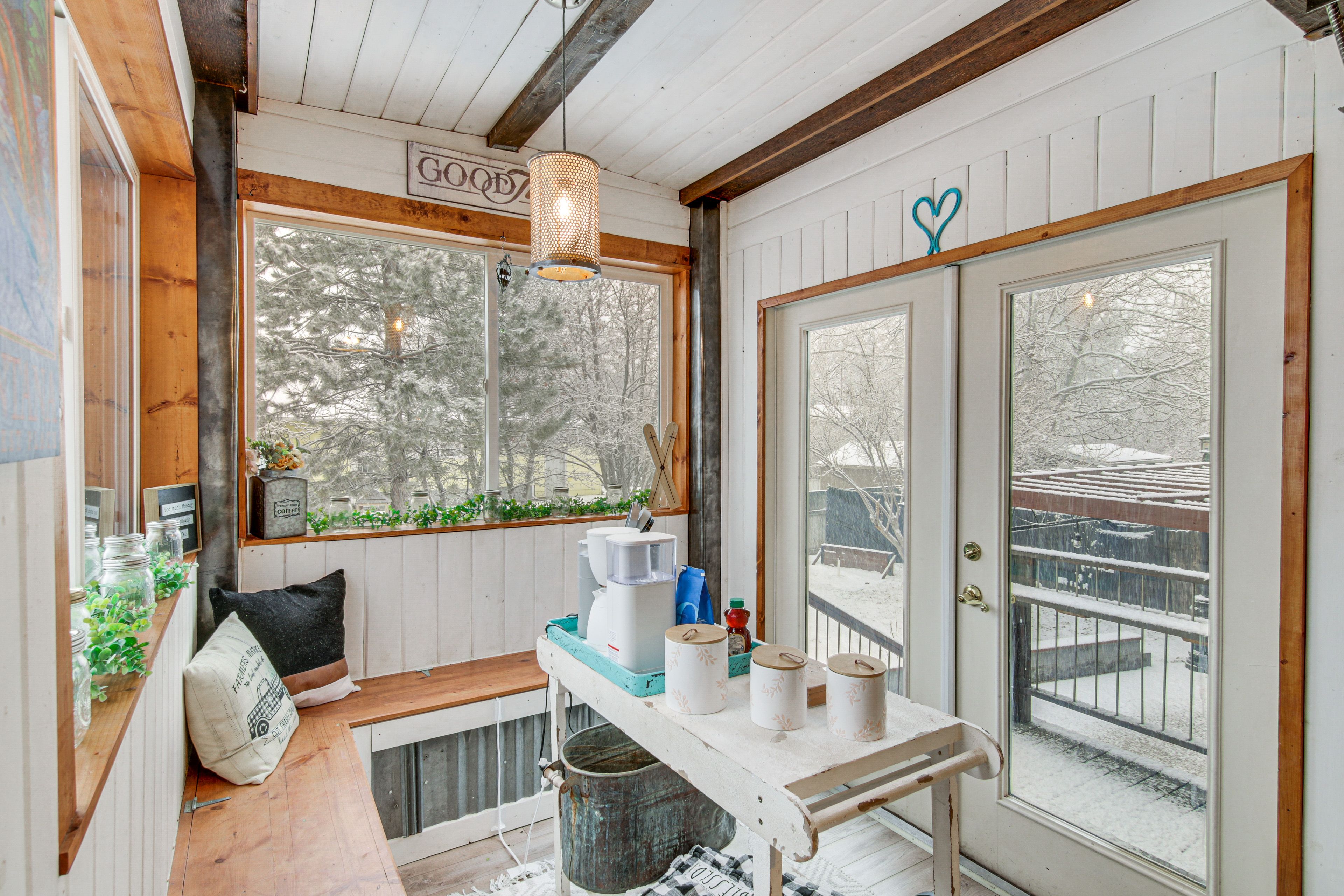 Breakfast Nook | Main Level
