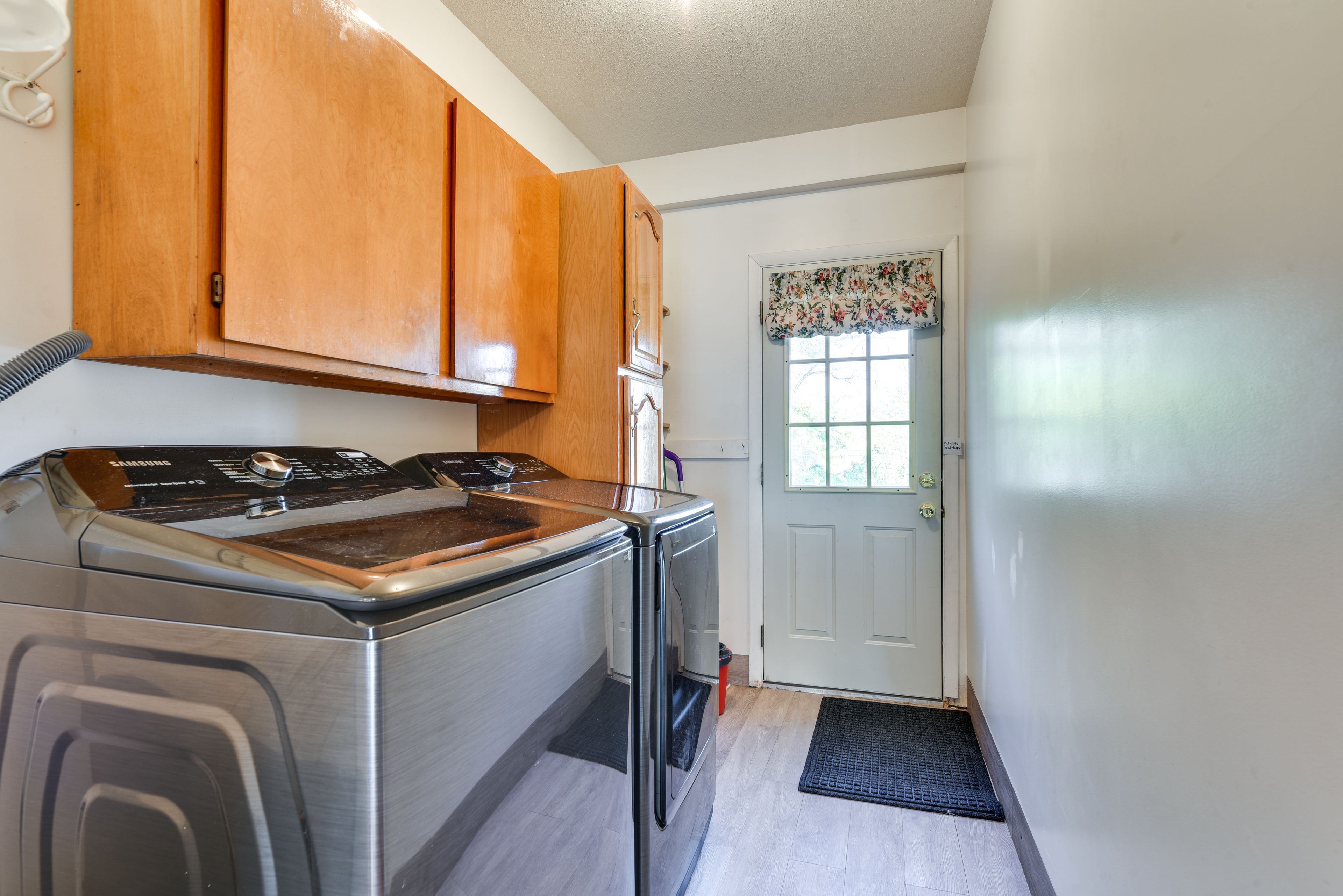 Laundry Room | Washer & Dryer
