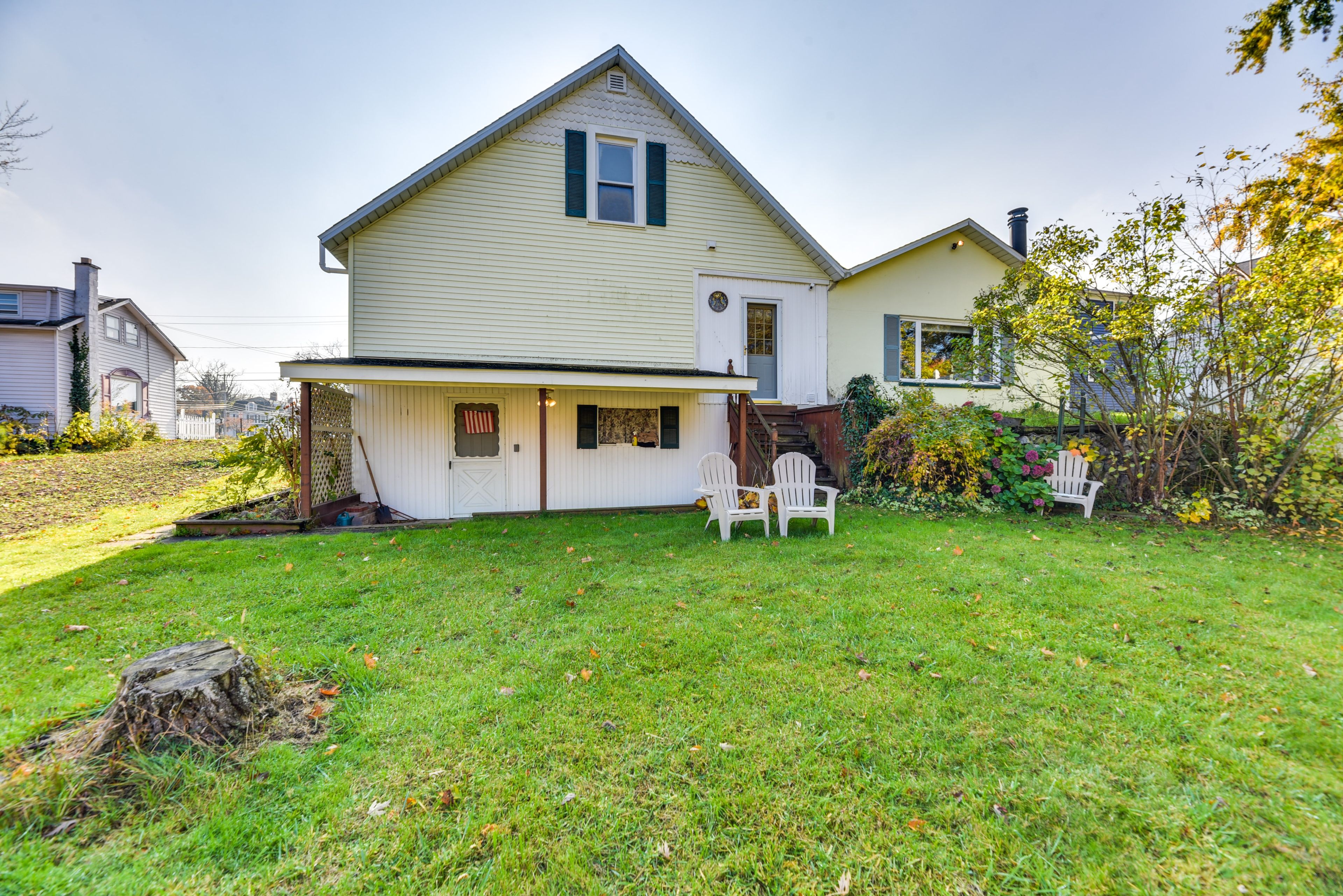 Exterior | Backyard