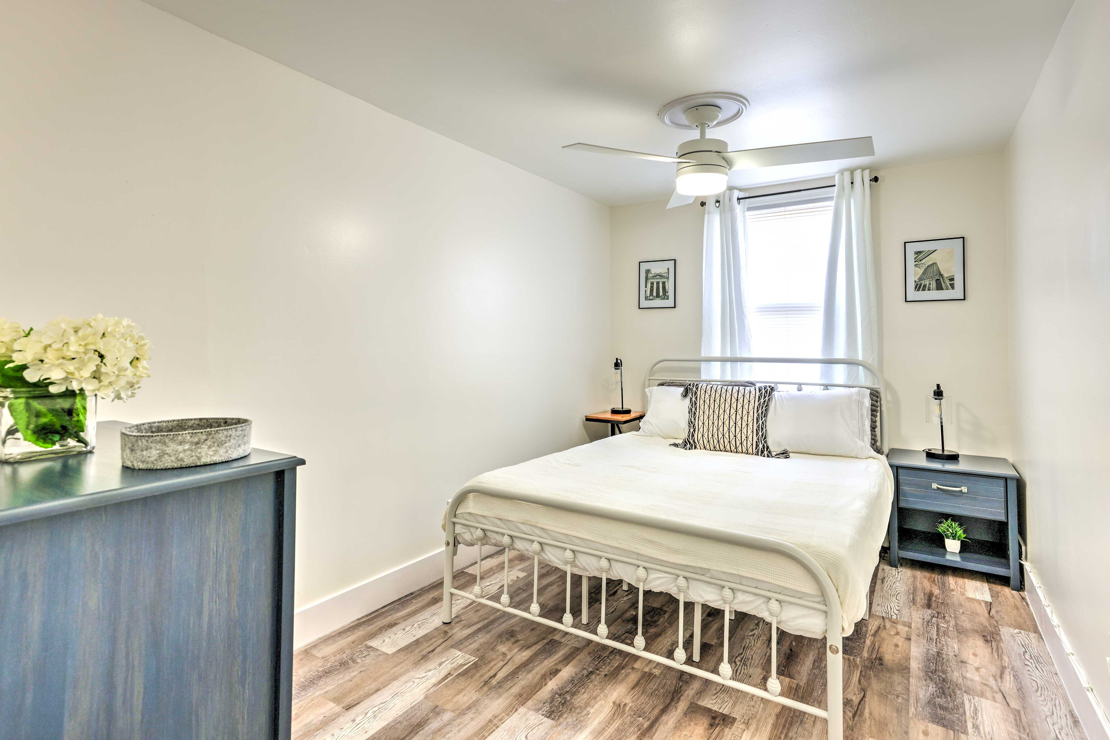 Bedroom 3 | Queen Bed