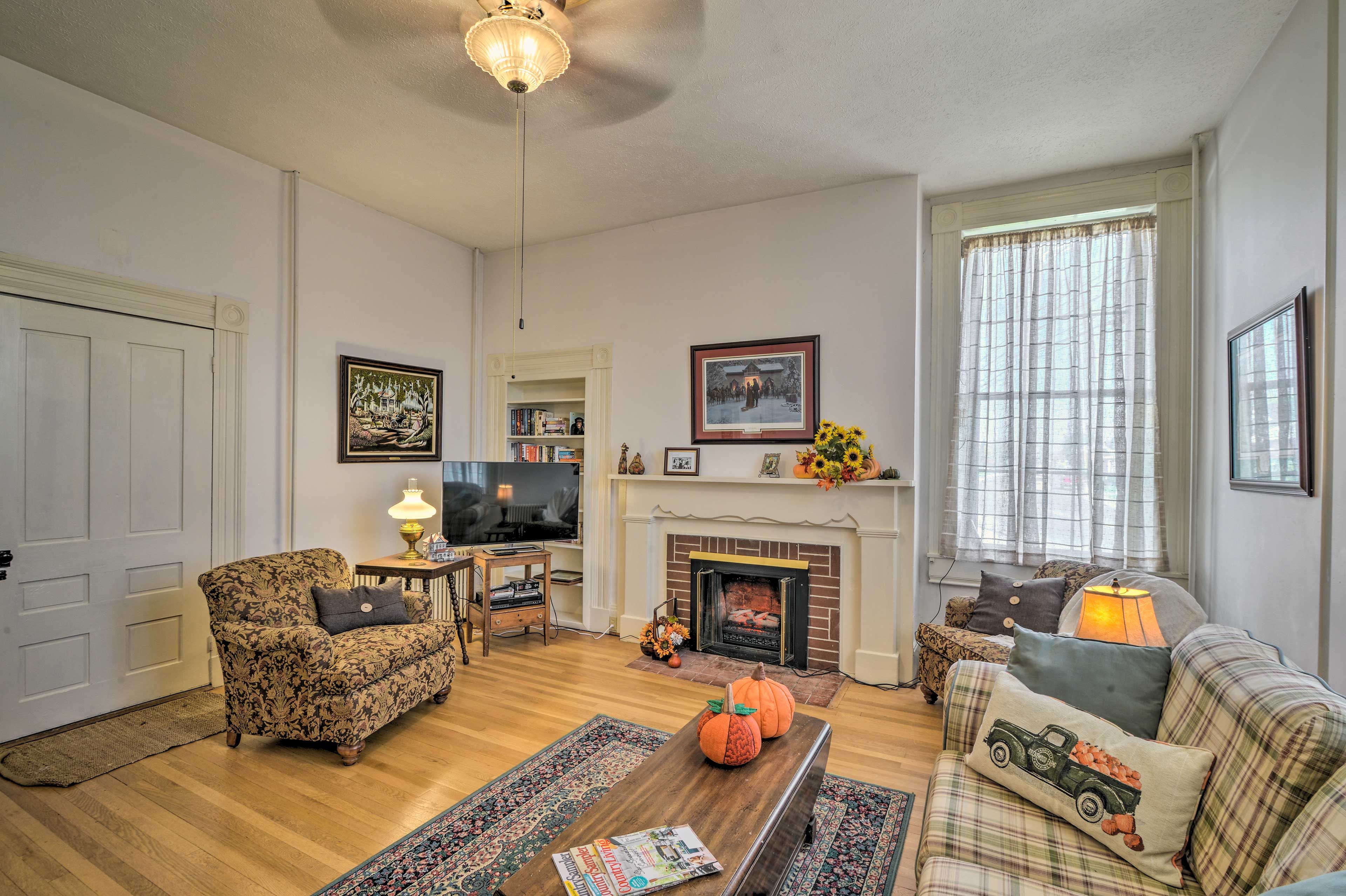 Main Level | Living Room