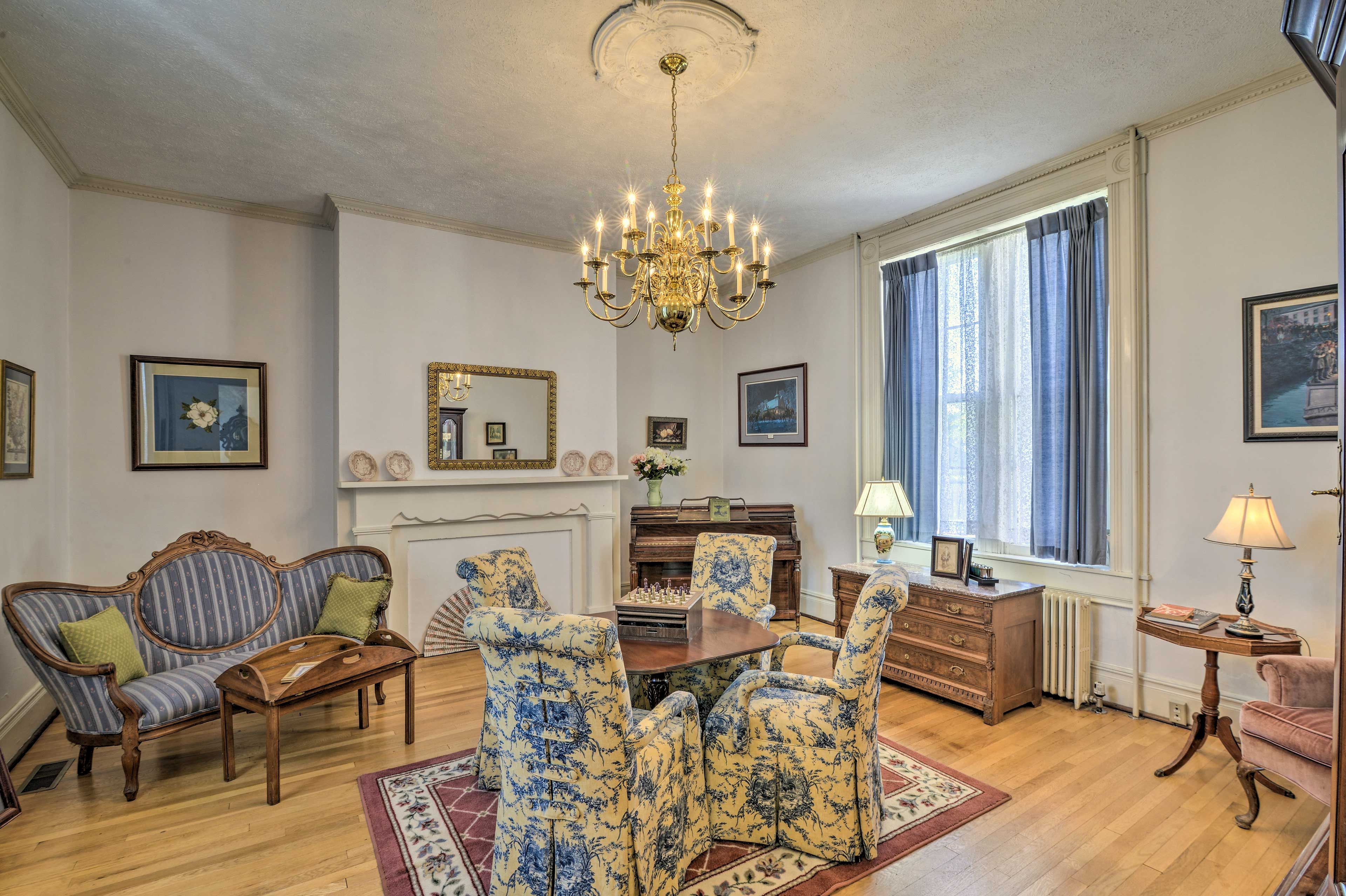 Main Level | Parlor