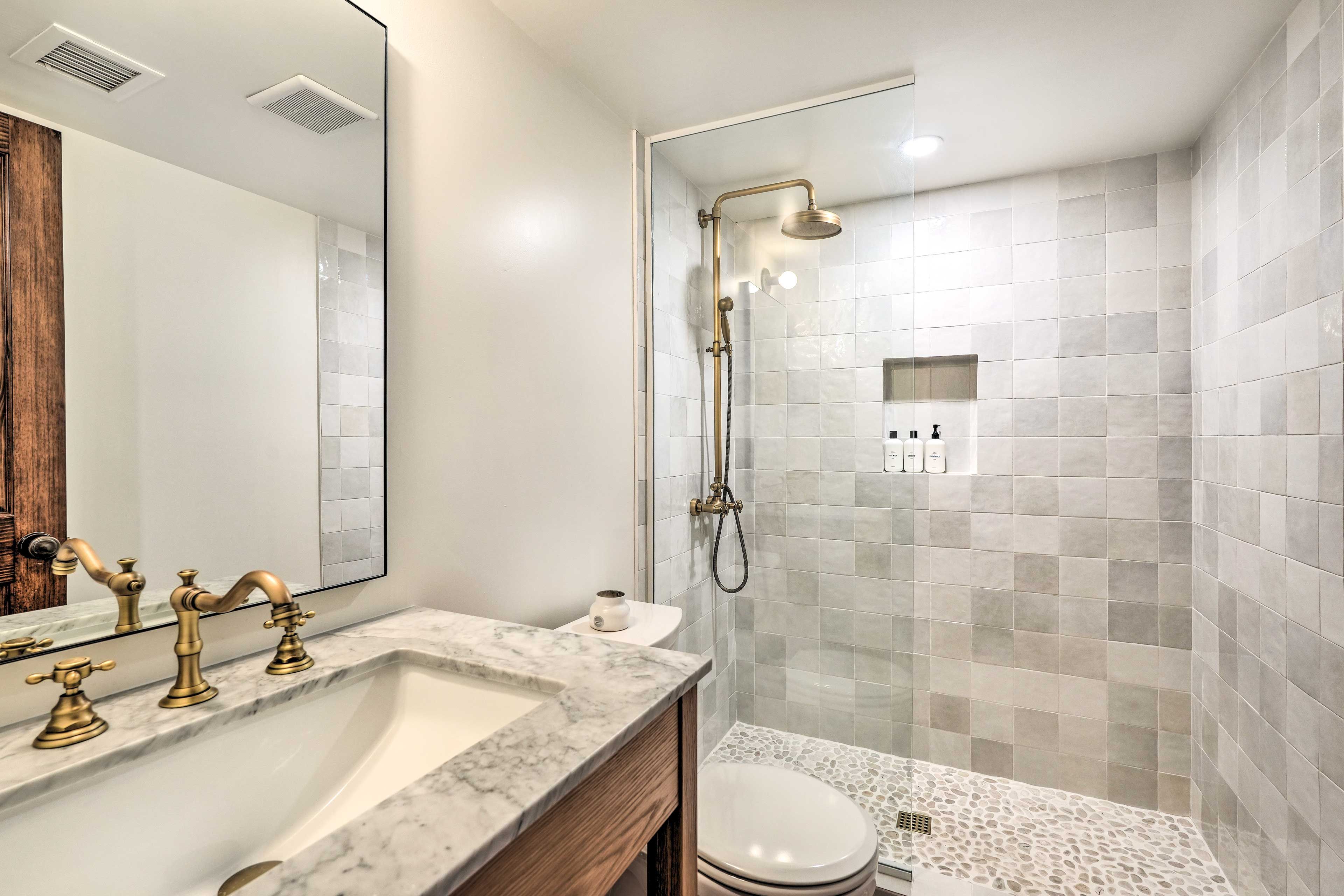 Full Bathroom | Complimentary Toiletries | Walk-In Shower