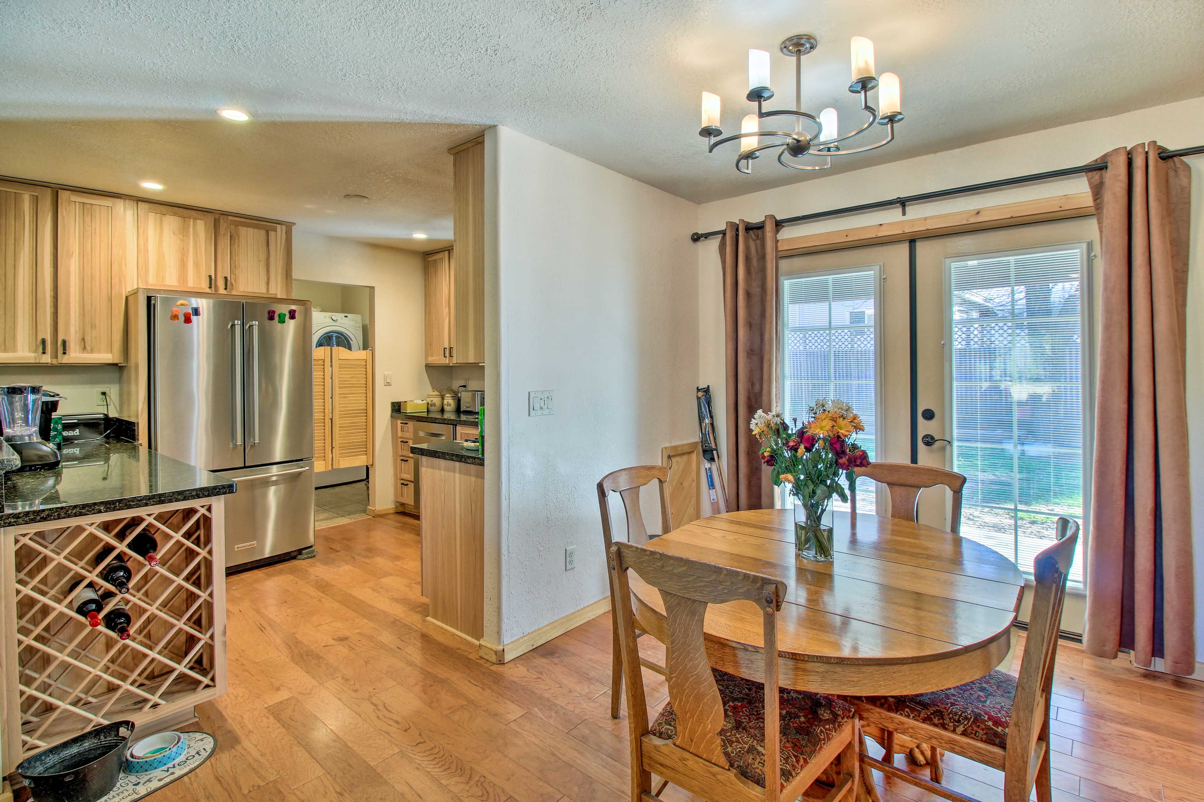 Dining Area | Dishware & Flatware