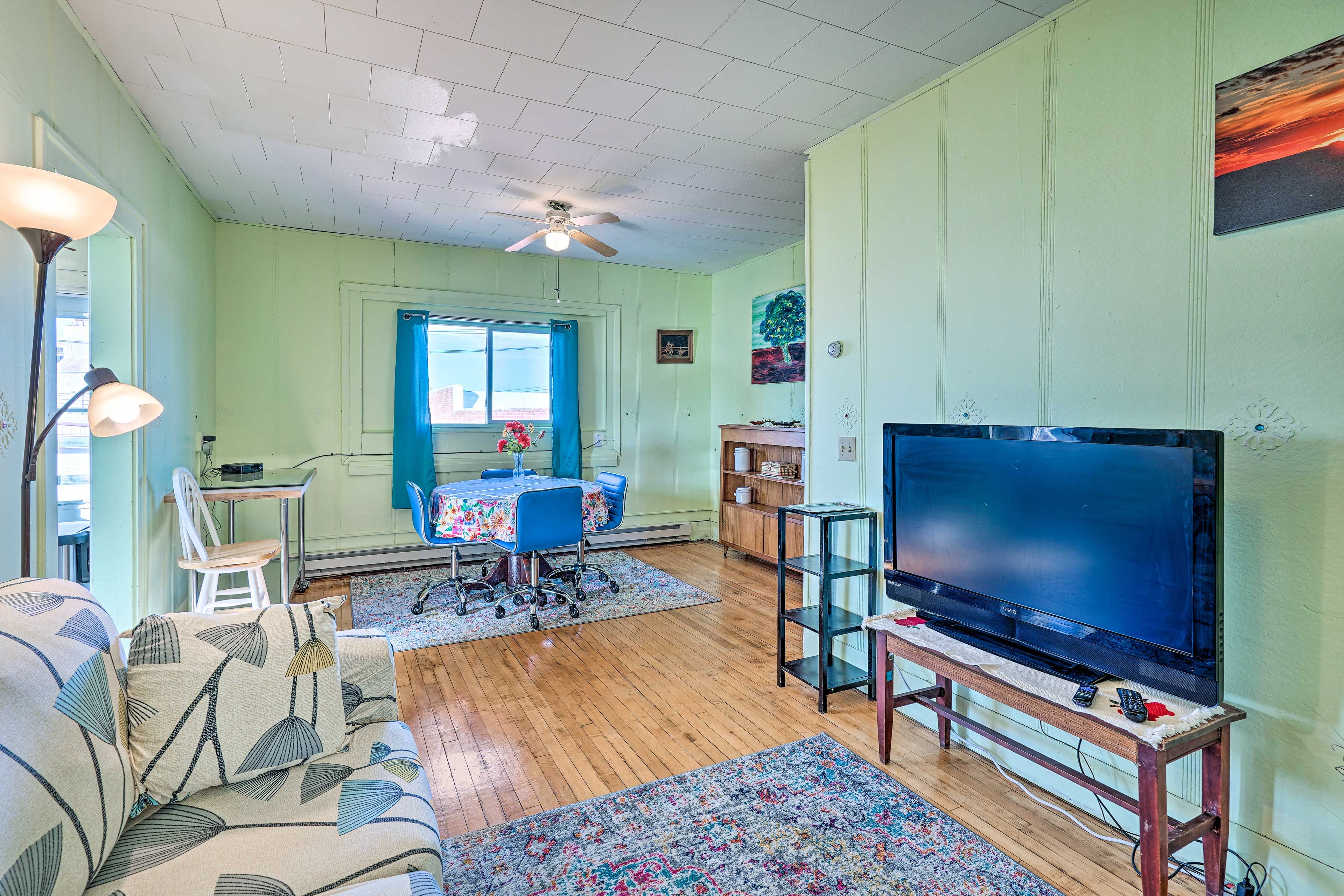 Living Room | 2nd-Floor Apartment | Pet Friendly w/ Fee